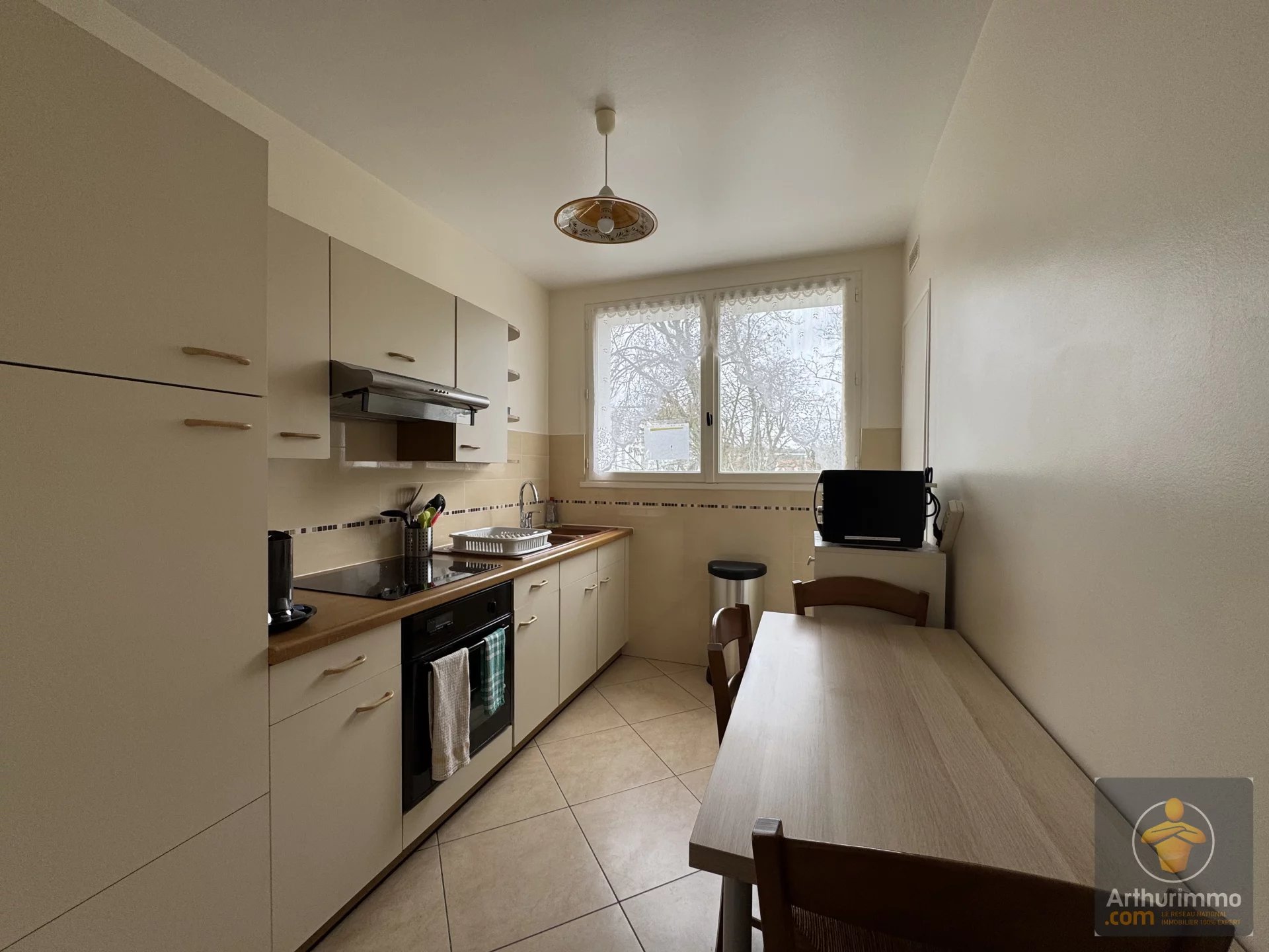 Appartement 4 pièces proche commodités