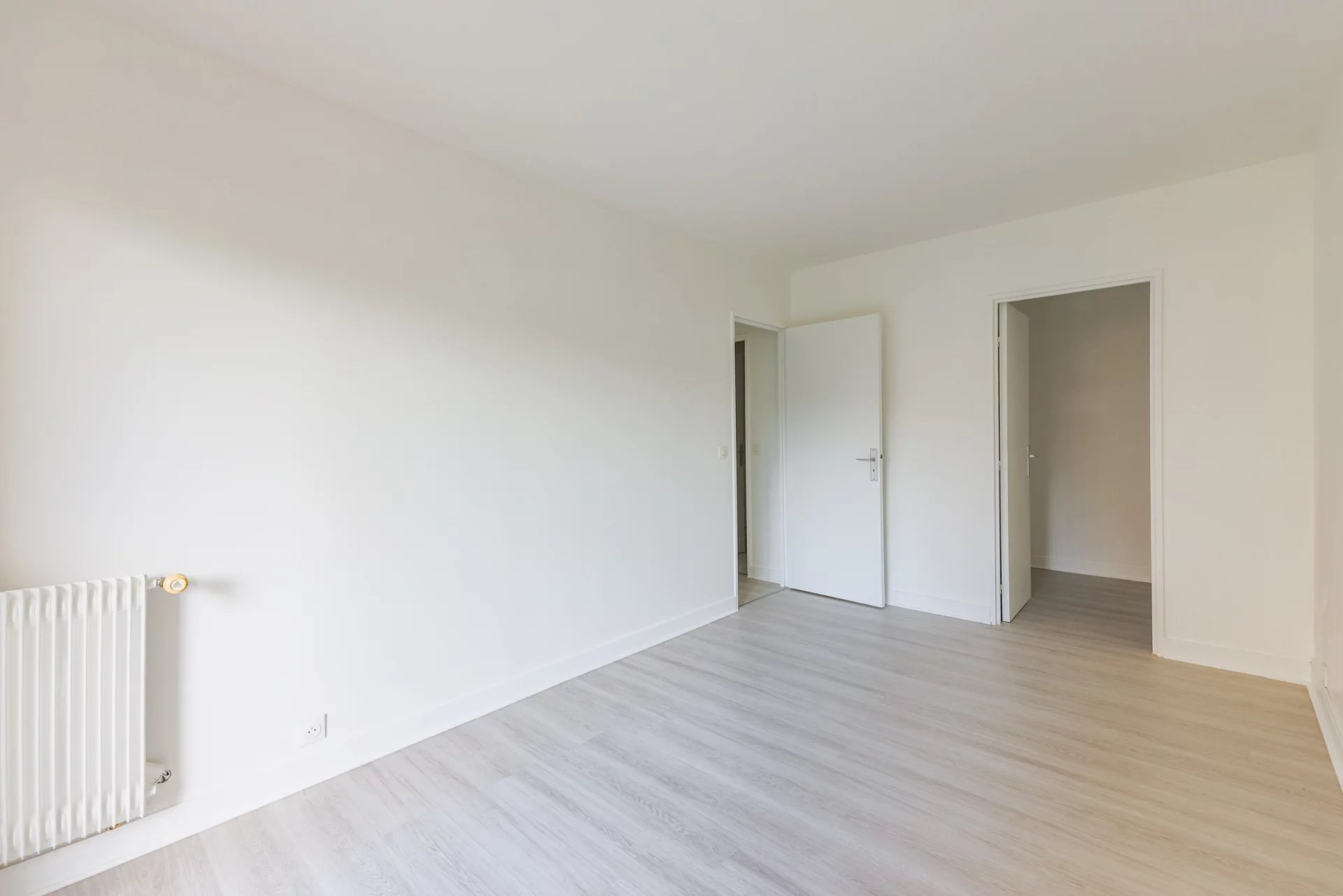 Paris 10e – Canal Saint-Martin / Quai de Jemmapes – 3 pièces de 73 m² avec balcon et parking