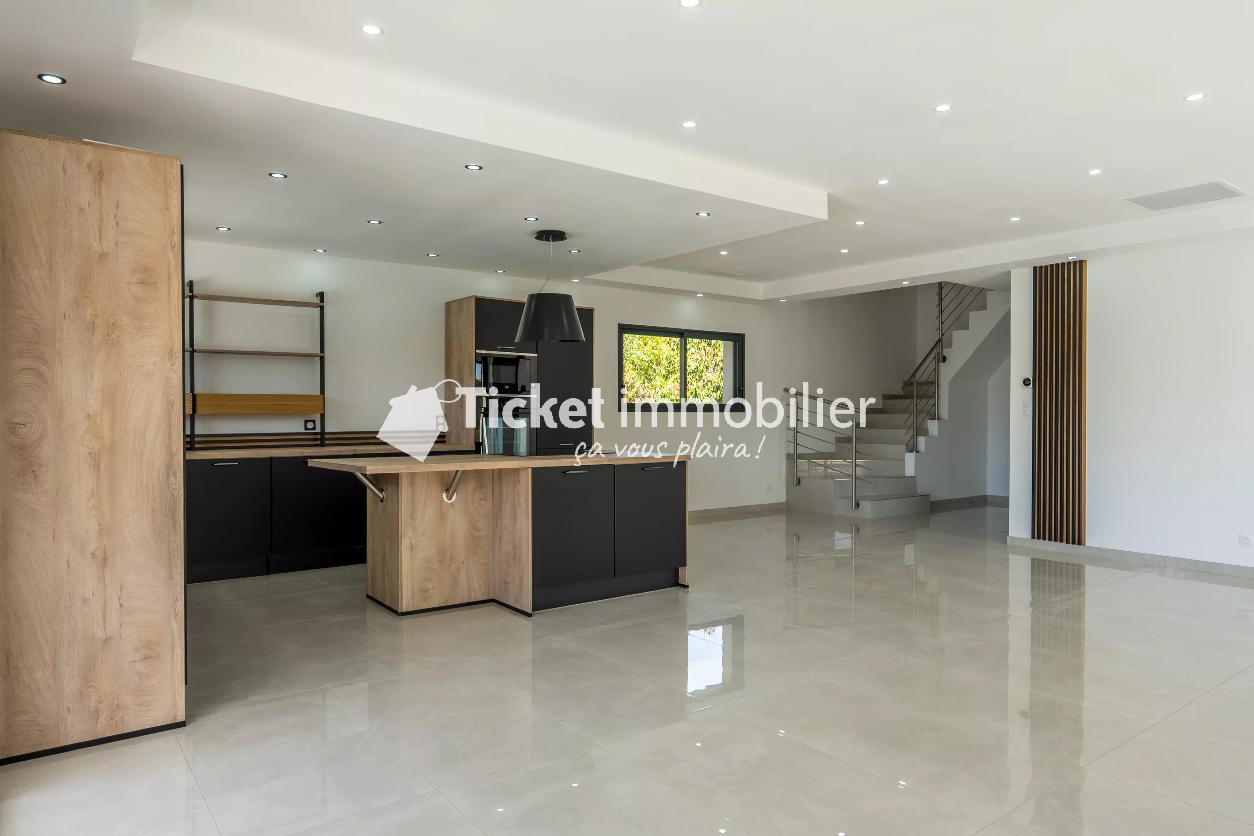 🏡 Maison contemporaine d'exception avec piscine