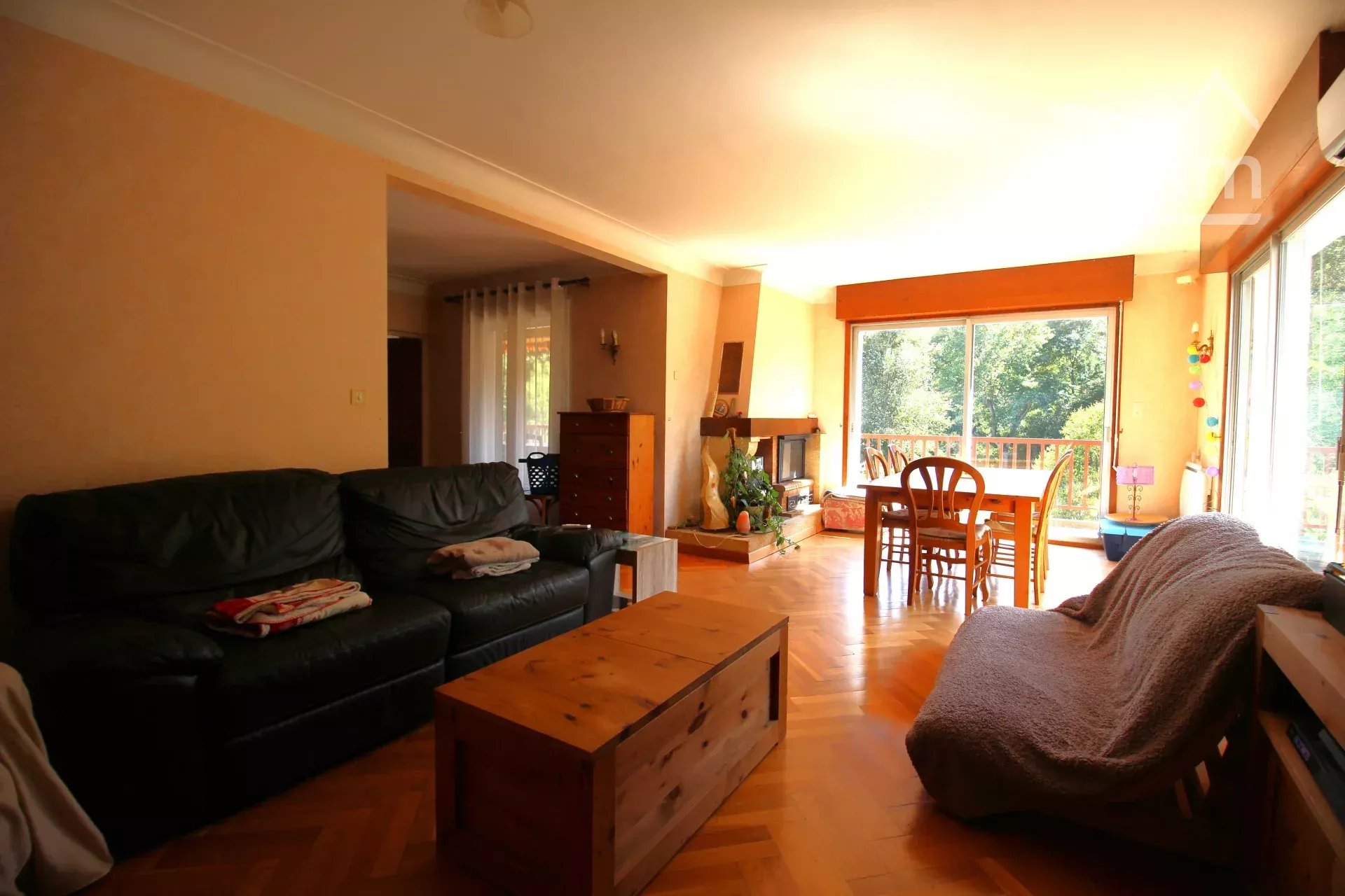 Villa of 212 m² of living space with an independent dwelling on a 5340 m² plot
