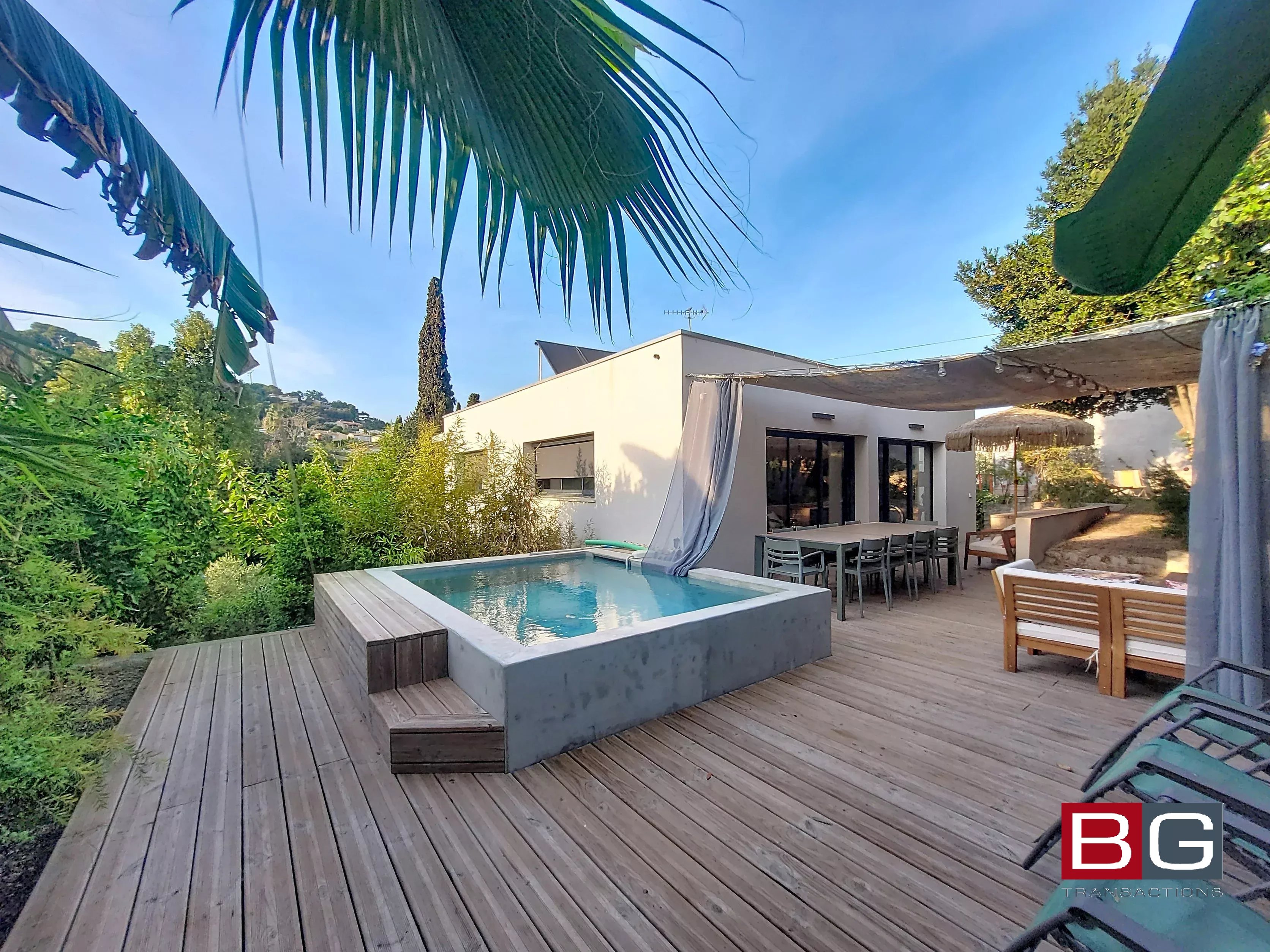Vallauris "proche centre" Villa de style contemporain