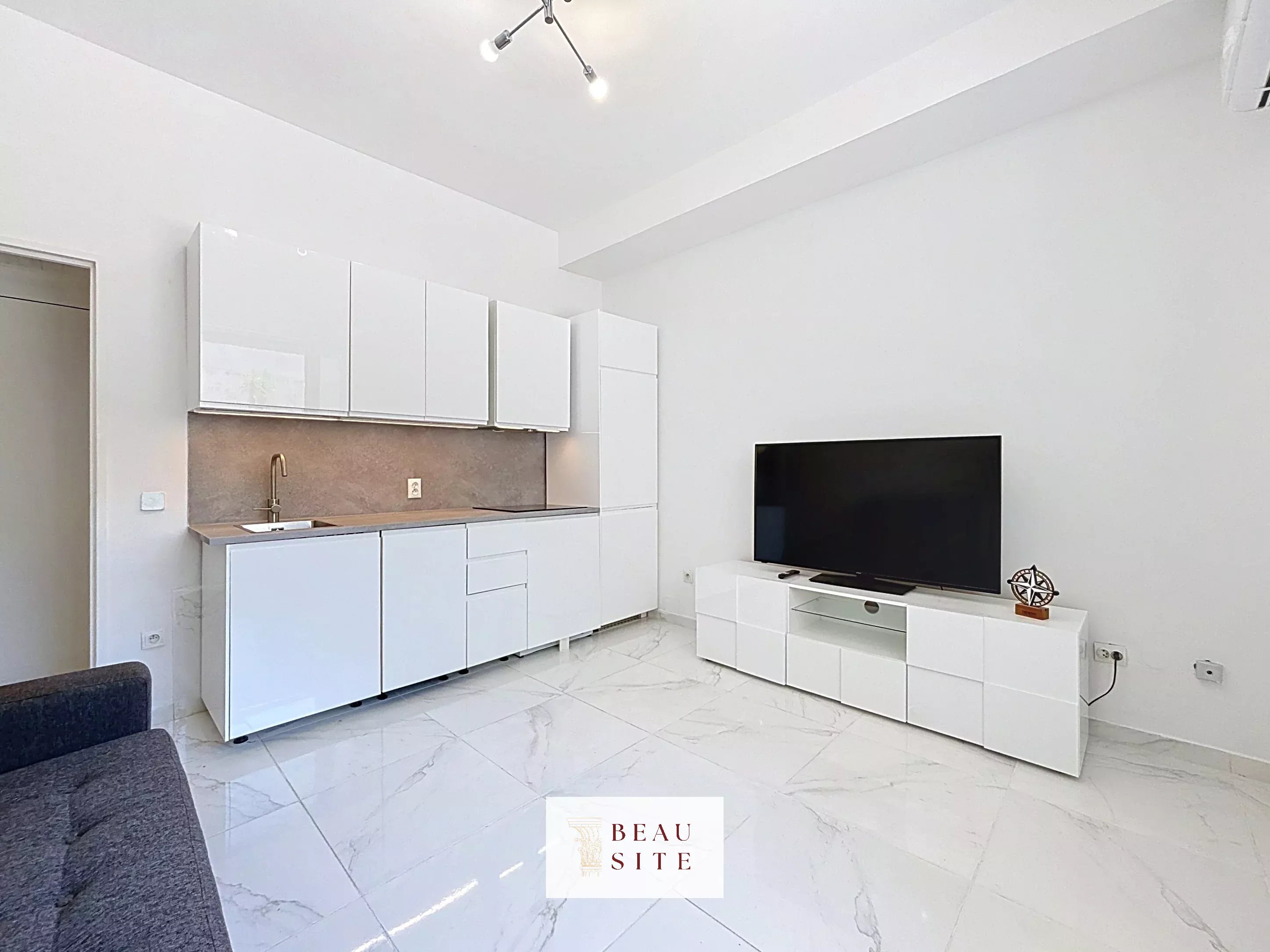 Nice - Fleurs :  Charmant 2 pièces meublé 32 m²