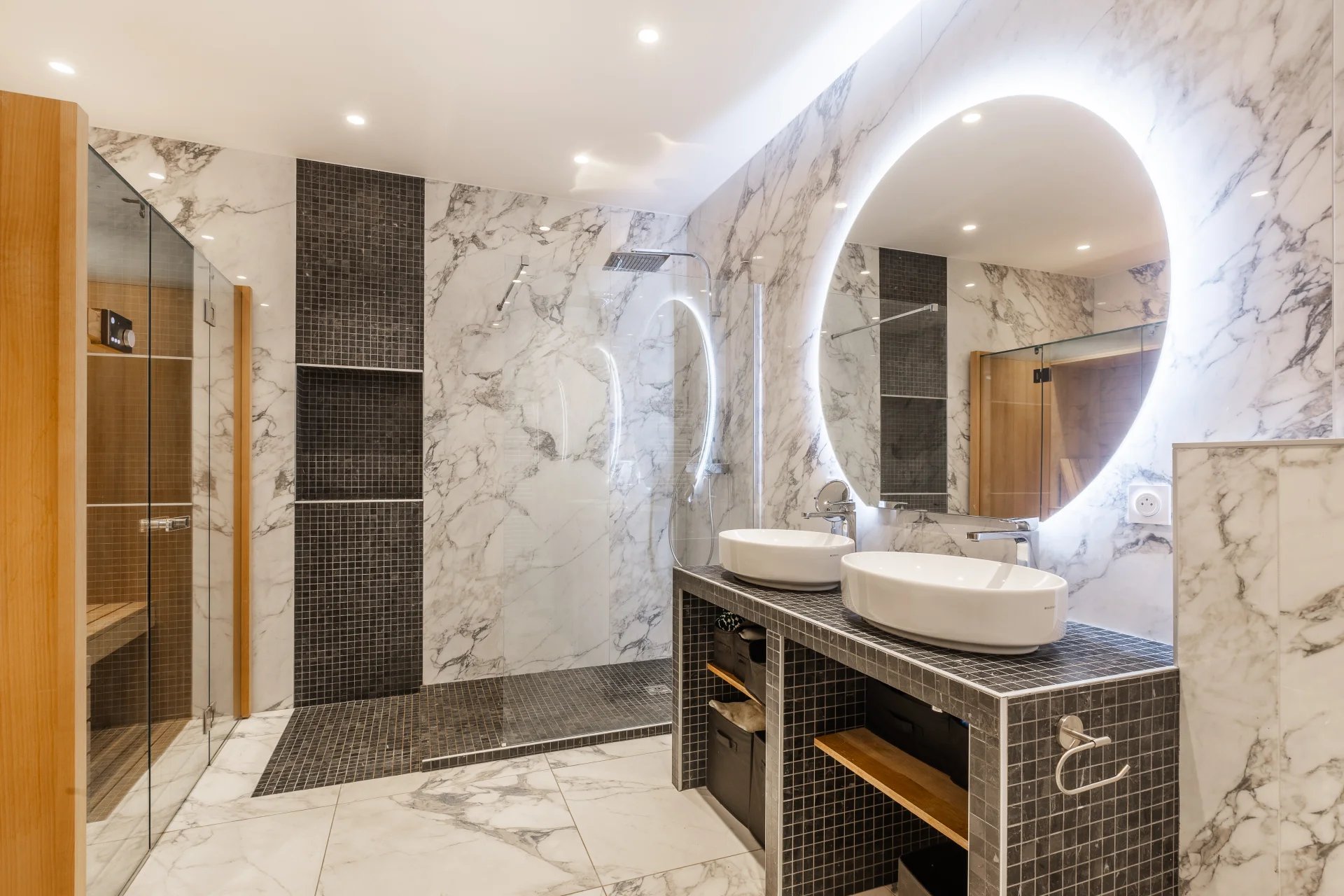 BORDEAUX CHARTRONS – HÔTEL PARTICULIER D’EXCEPTION – 412 M² – PISCINE – JARDIN