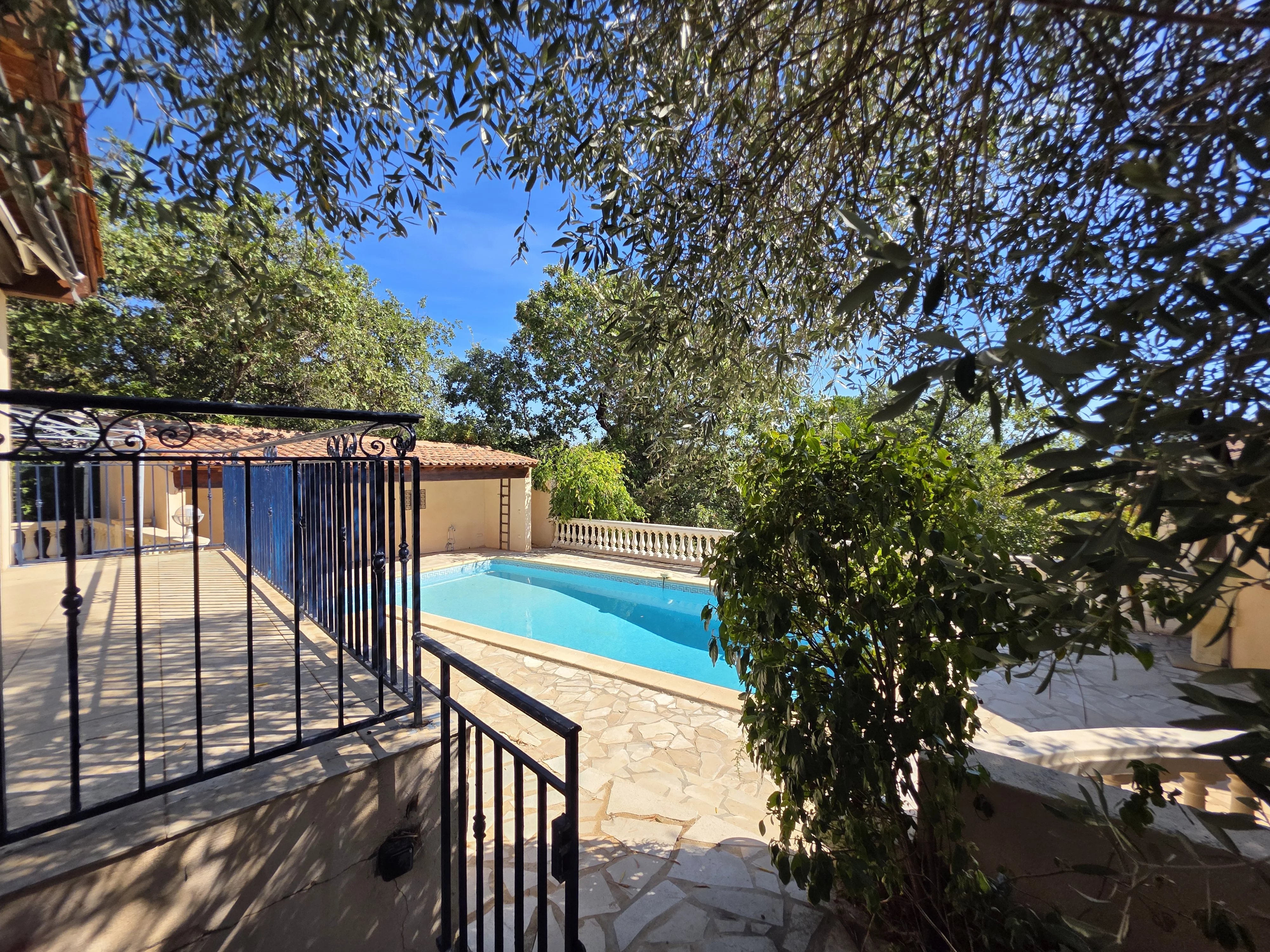 Villa plain-pied 114 m² -  3 chambres -  piscine - garage