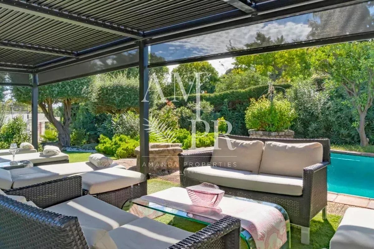 Villa de style proche centre ville Cannes