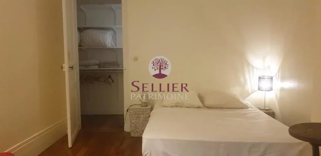 Appartement 3 Pièces 2 Chambres Coliving Paris 13e — Gobelins / Bd Arago — Salle de bain rénovée, Calme sur cour, Haussmannien
