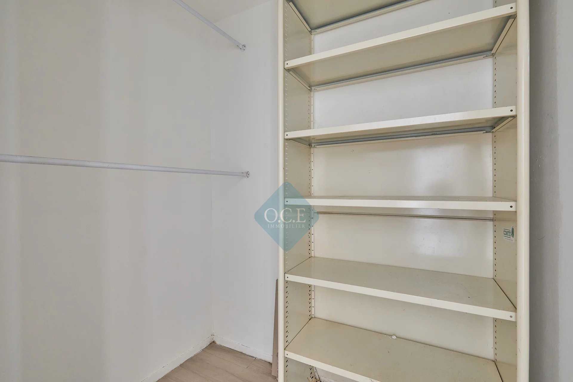 2-room apartment very bright, with parking