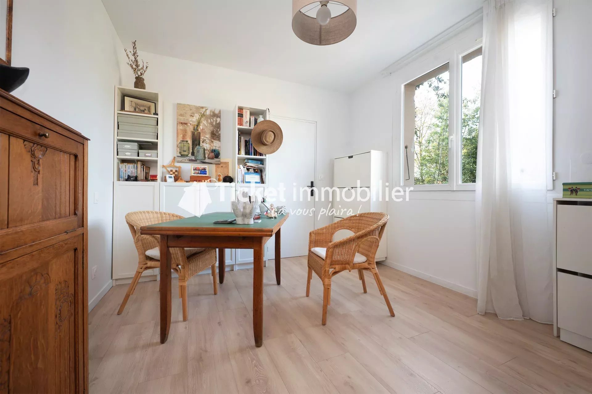 MAISON T9 203m2 RÉNOVÉE ET D'EXCEPTION AVEC TRIPLE GARAGE, POMPE A CHALEUR, TERRAIN DE 1636m2 ...