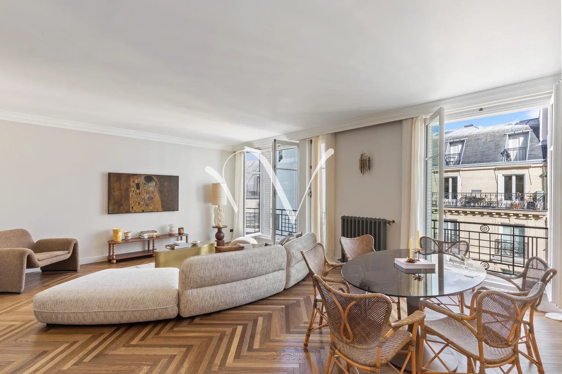 A deux pas de la Place Saint-Sulpice, appartement avec trois chambres