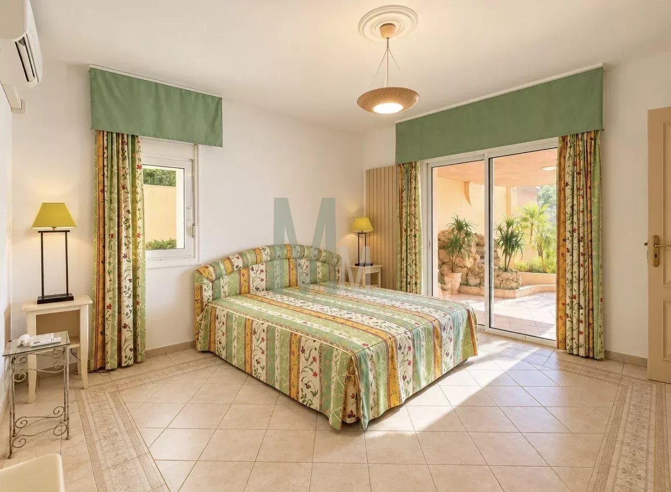 Villa vue mer avec piscine à débordement