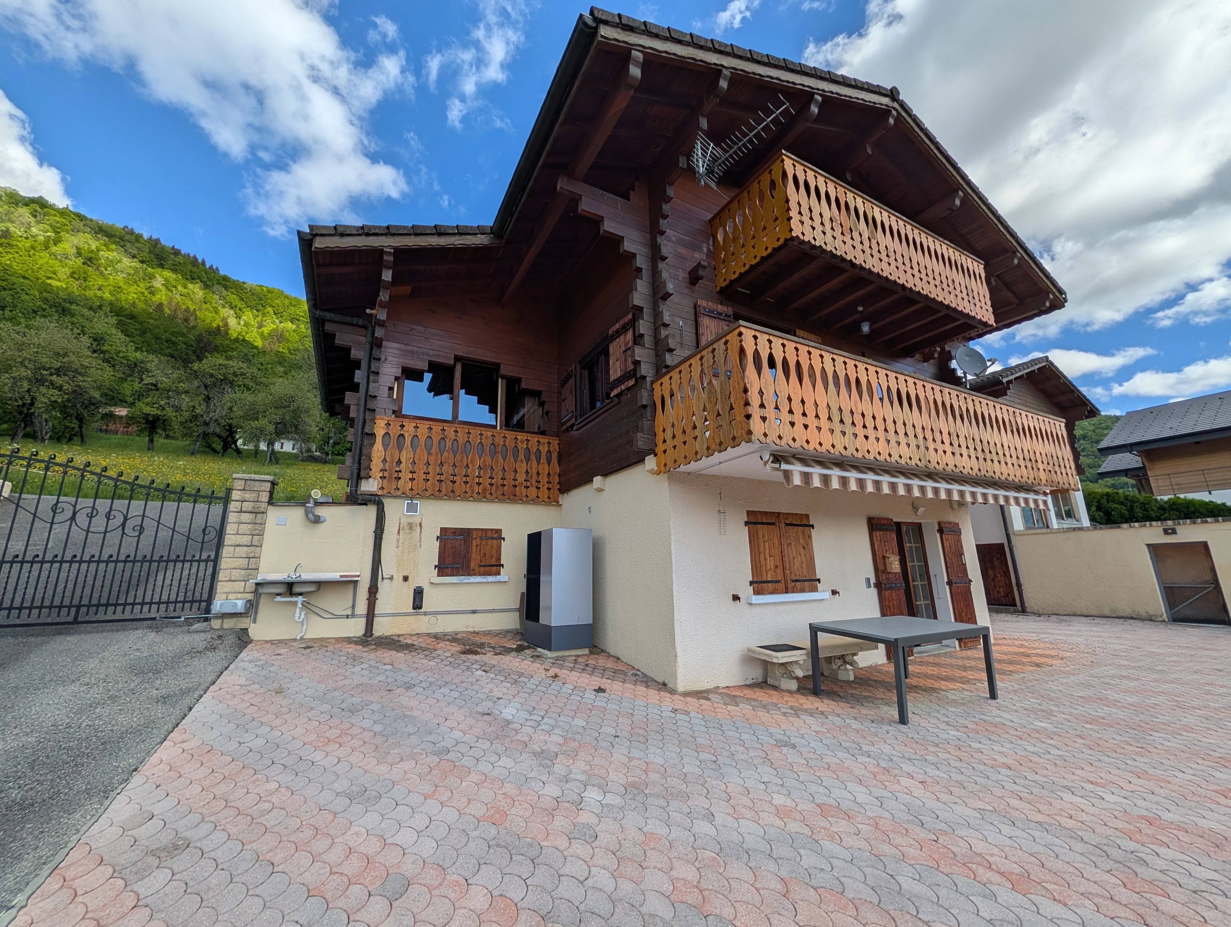 A ONNION CHALET AUTHENTIQUE FACE AU MONT-BLANC