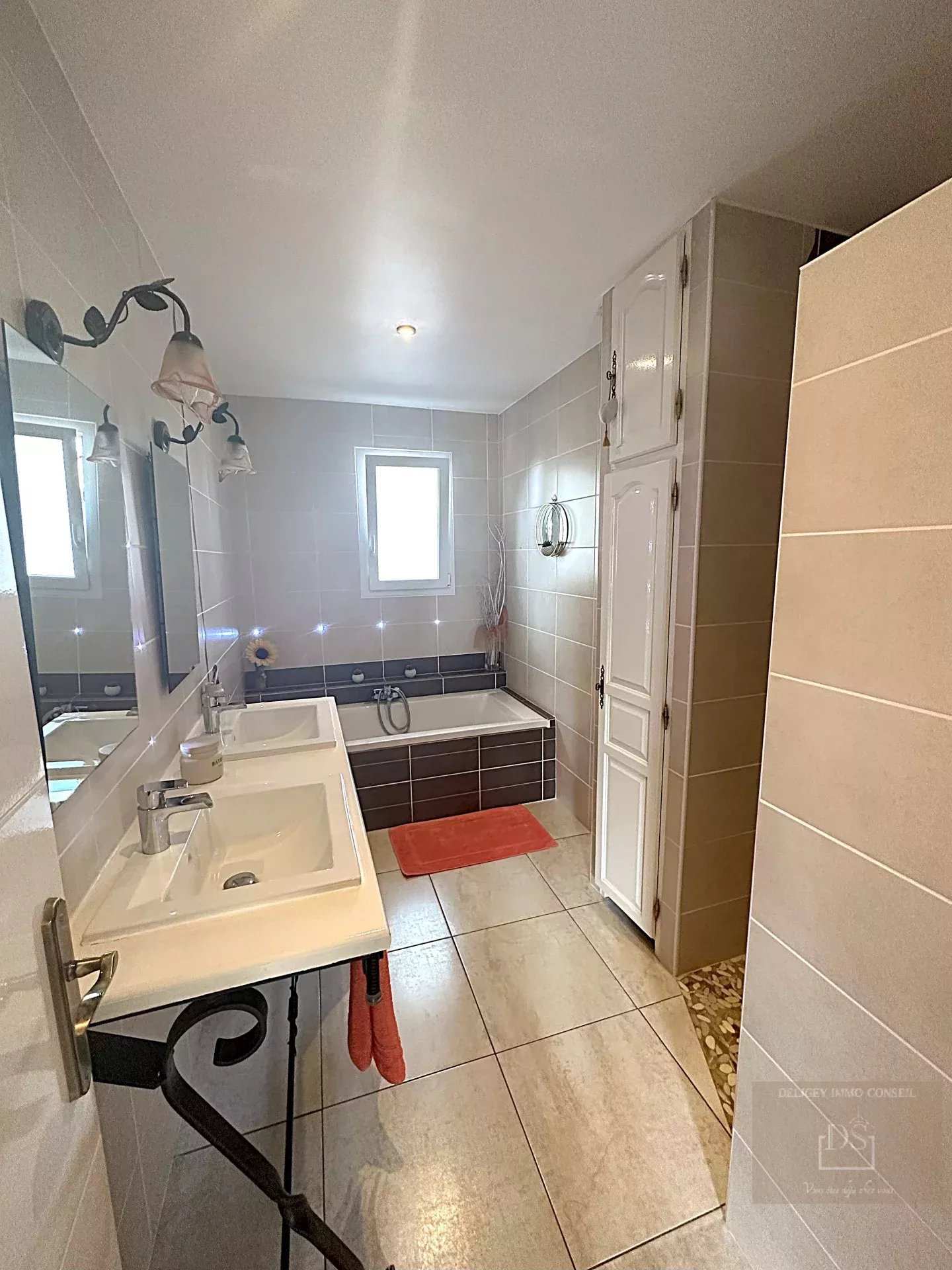 HOUSE 5 ROOMS 125 M2