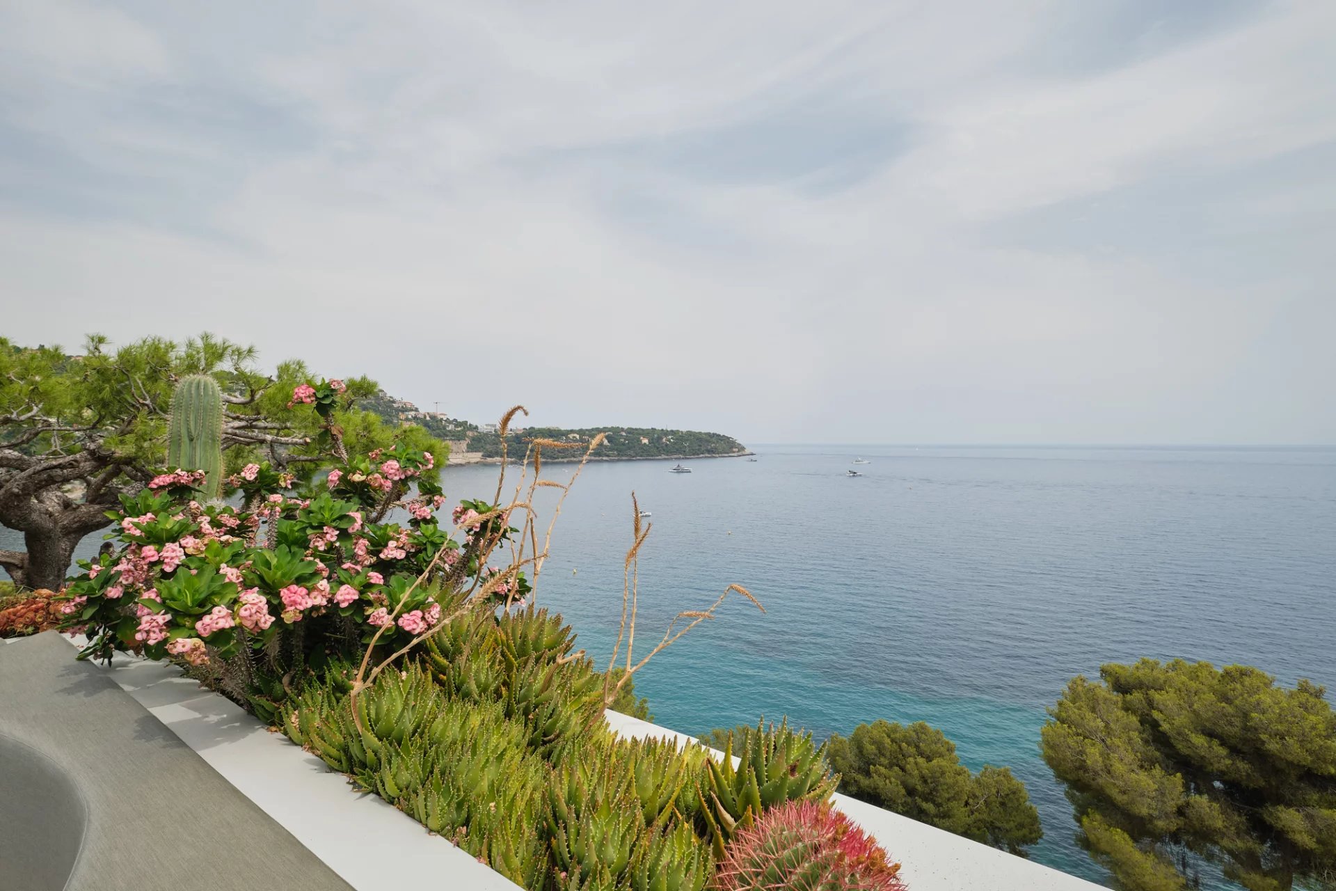 ROQUEBRUNE CAP MARTIN – VILLA CONTEMPORAINE