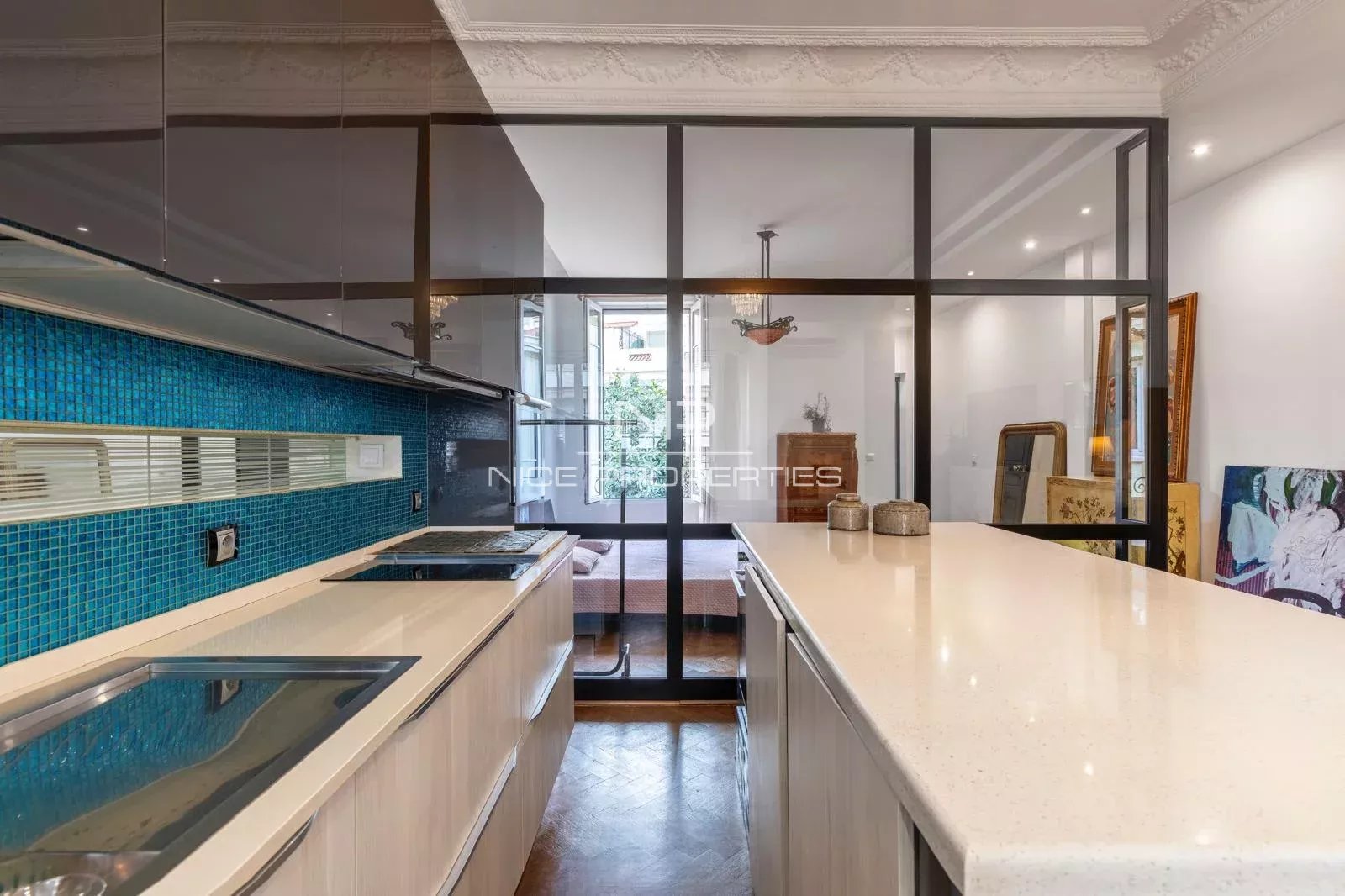 Proche Promenade, Hôtel particulier, 2 appartements 122 m2