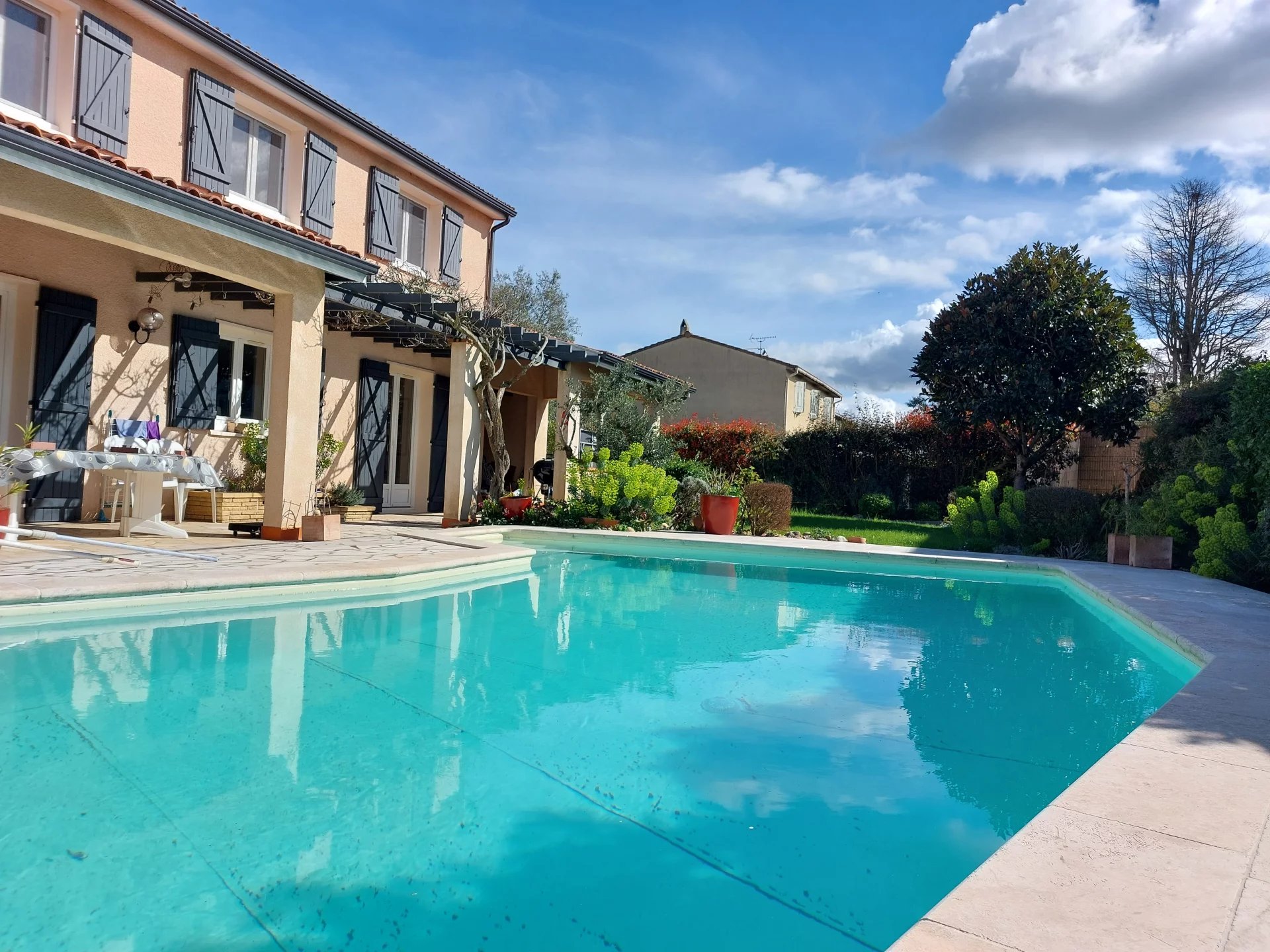 MAGNIFIQUE MAISON BEAUZELLE