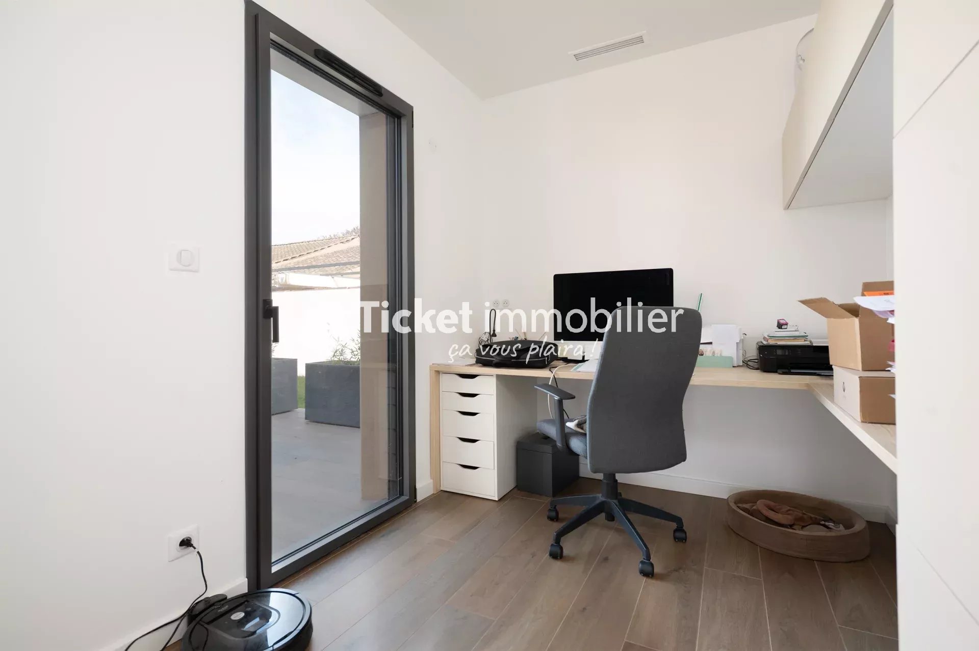 VILLA CONTEMPORAINE T4 160m2 NEUVE AVEC DOUBLE GARAGE, CLIMATISATION GAINABLE, SUPERBES PRESTATIONS, 1111m2 DE TERRAIN ...