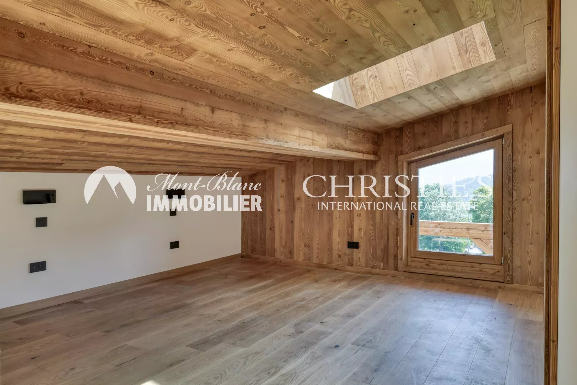 APPARTEMENT - ATTIQUE