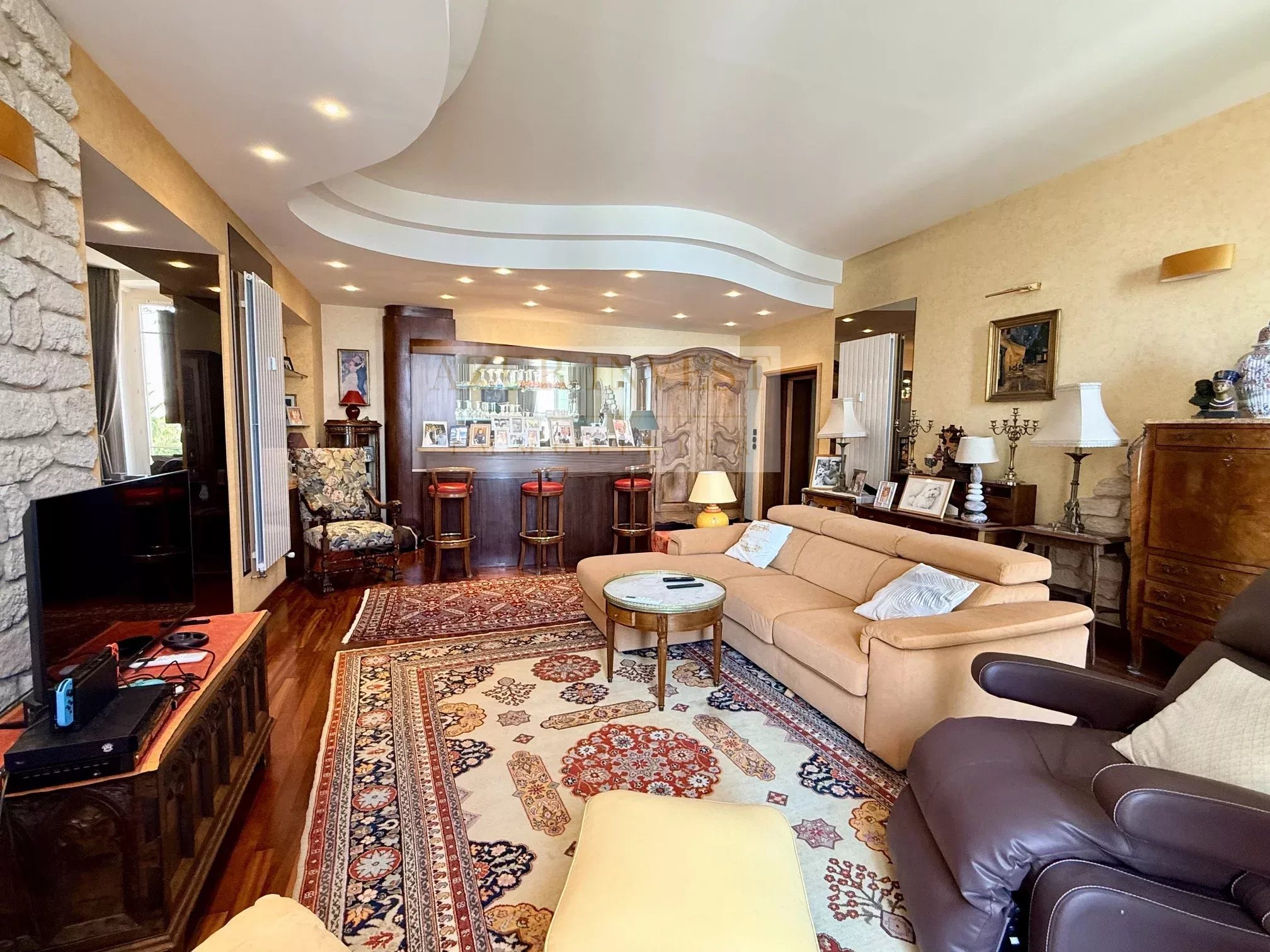 VENTE 2 PIECES PALACE FRONT DE MER MENTON