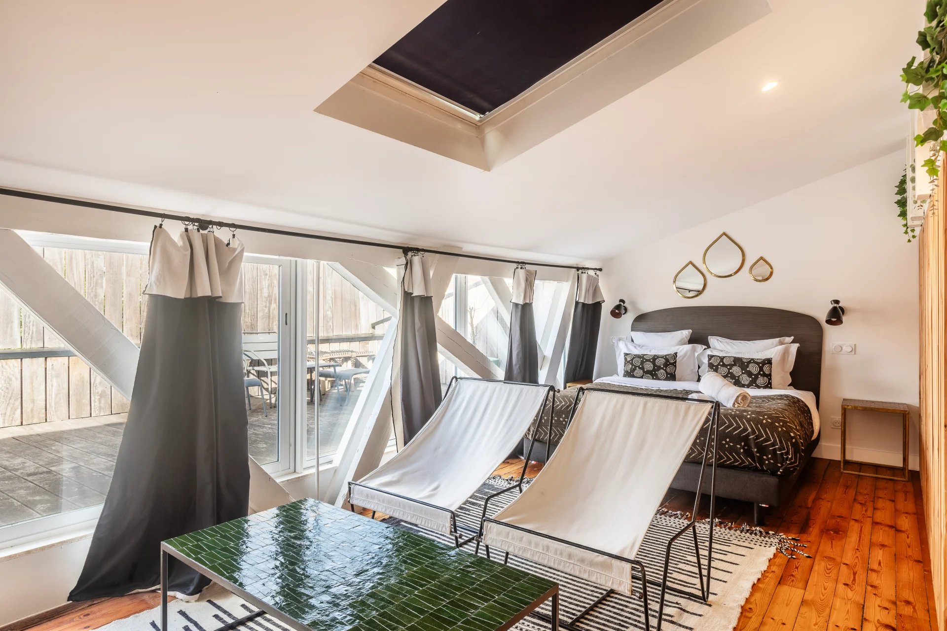 BORDEAUX CHARTRONS – HÔTEL PARTICULIER D’EXCEPTION – 412 M² – PISCINE – JARDIN