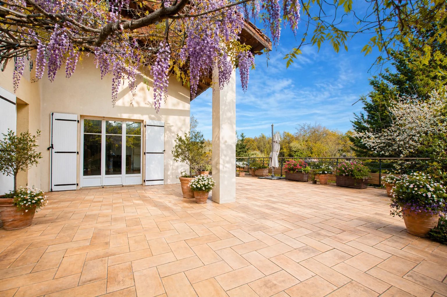 Grande maison - 6 ch. - 238m2 - grand terrain - calme et nature