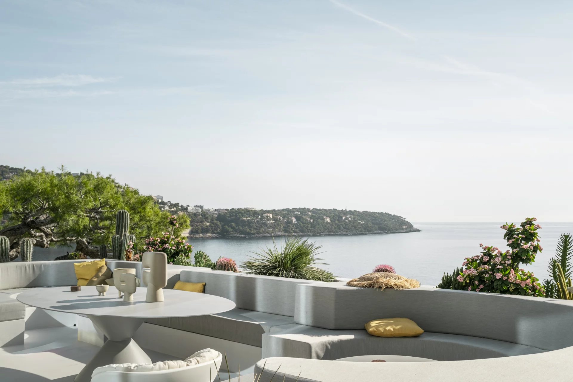 ROQUEBRUNE CAP MARTIN – VILLA CONTEMPORAINE