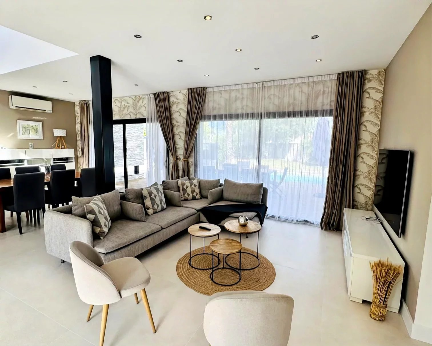Villa contemporaine avec piscine