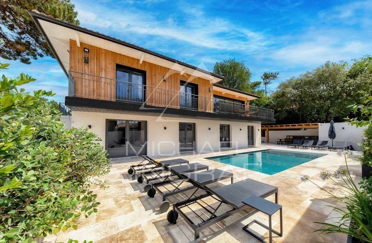HAUT PYLA, VILLA WITH VIEW ON BASIN