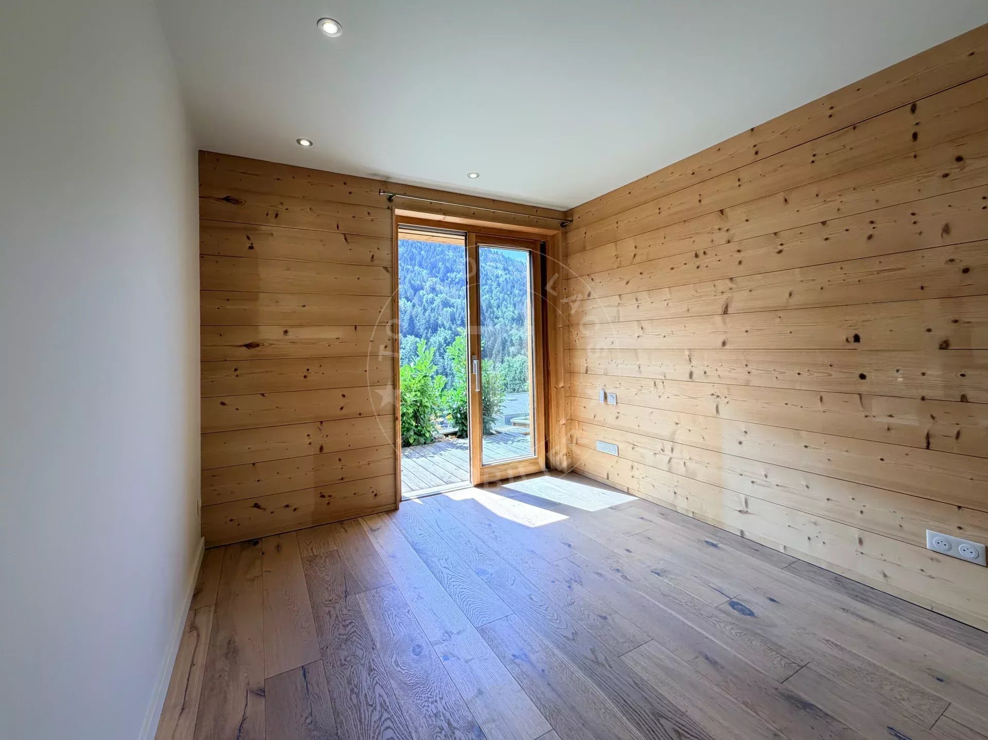 St Jean de Sixt - Chalet de 2022 plein centre de 3 chambres – au calme