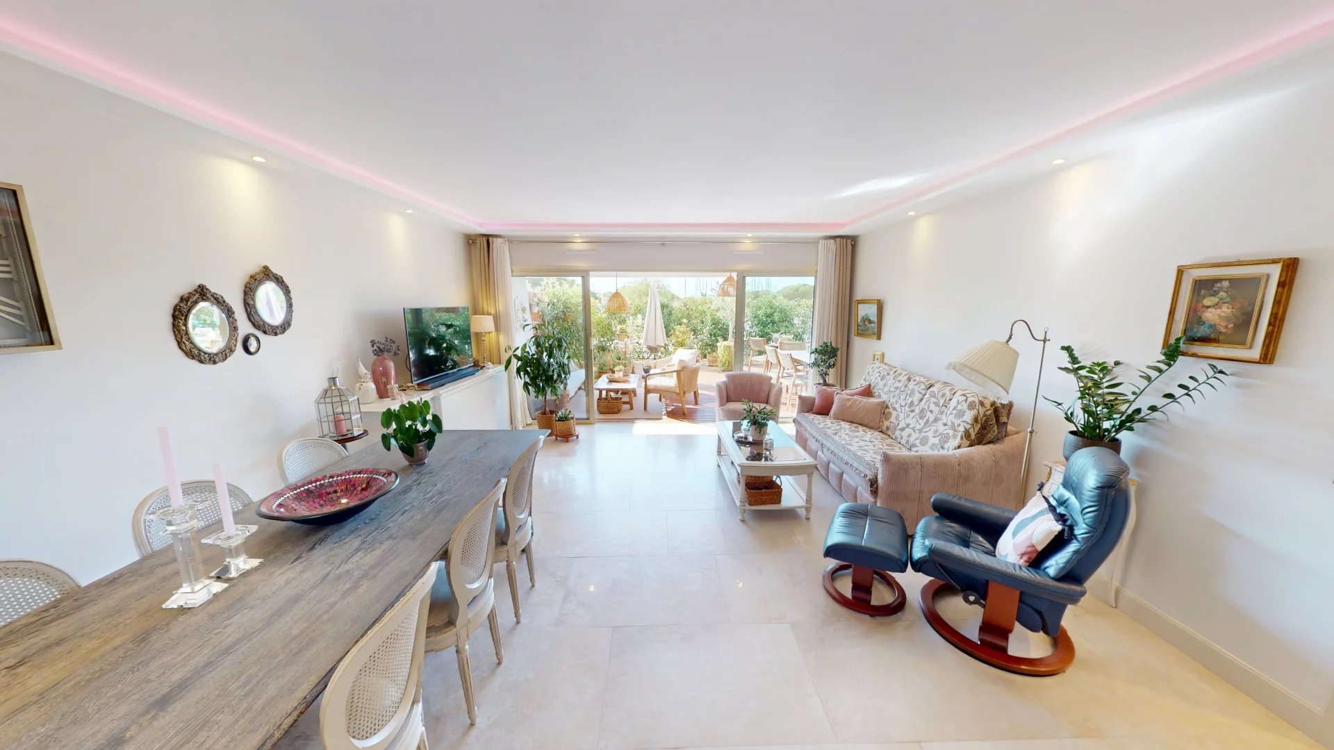 VILLENEUVE-LOUBET – MARINA BAIE DES ANGES – APPARTEMENT 3 PIÈCES DE 67 m² EN REZ-DE-JARDIN