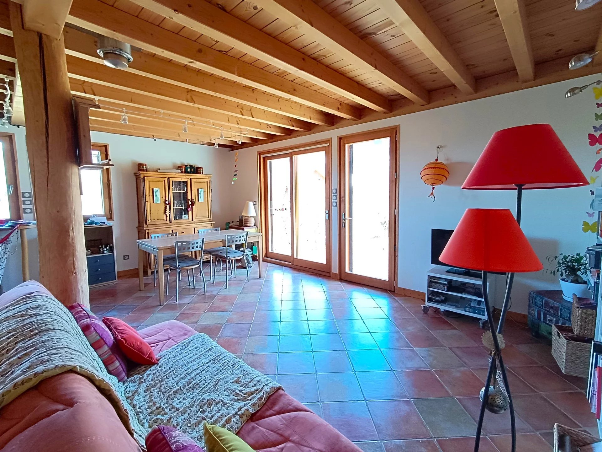 Villard de Lans. Very beautiful 116m2 wooden frame house, with magnificent views of the mountains! Garden and 2 garages.