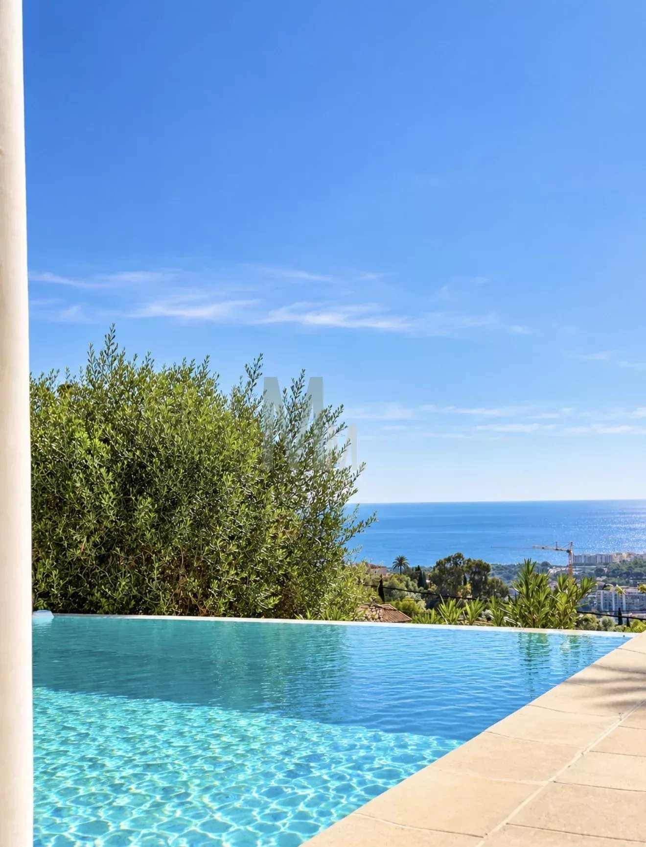 Villa vue mer avec piscine à débordement