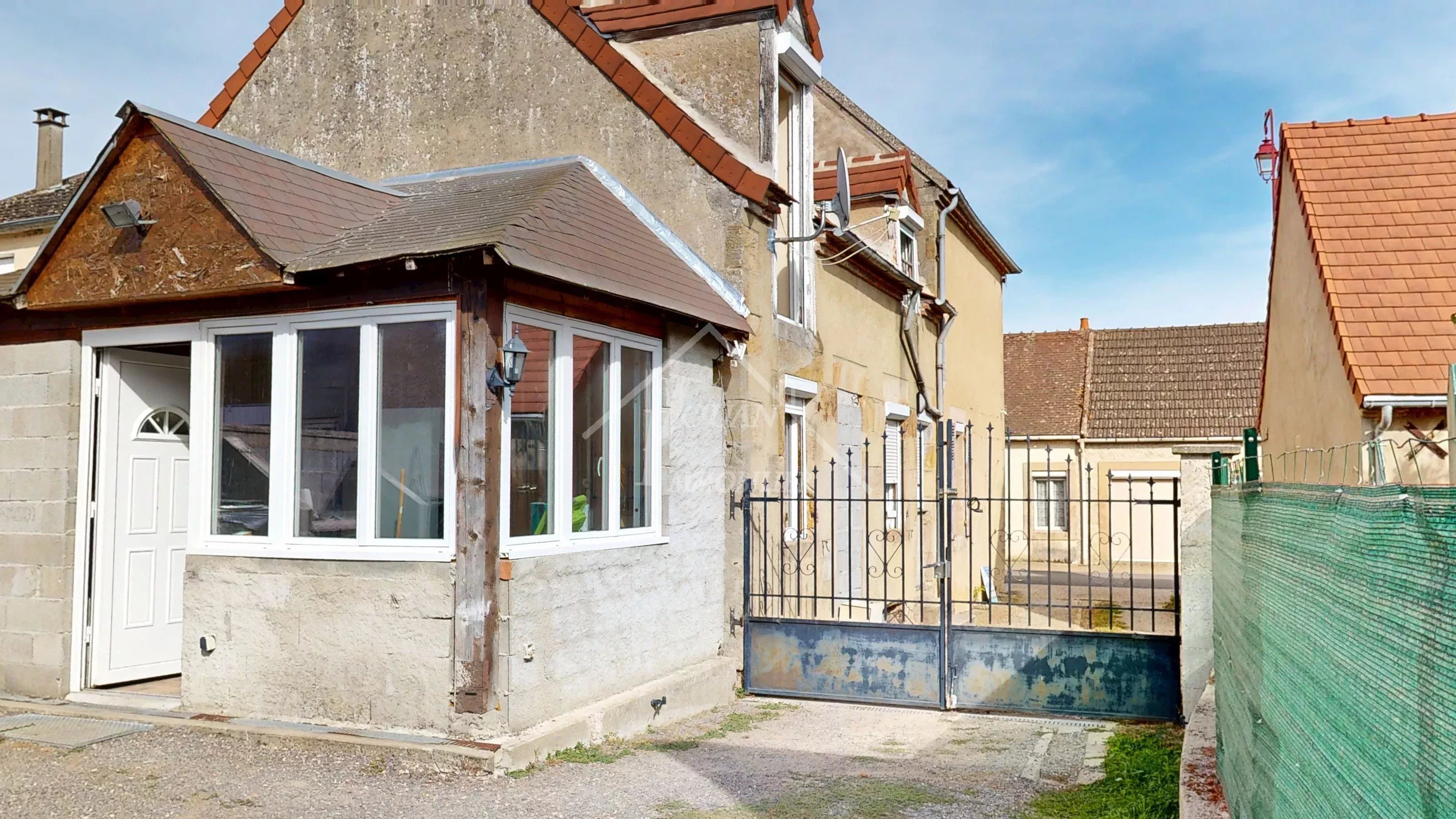 Maison familiale 5 chambres au calme – Saint-Léopardin-d'Augy