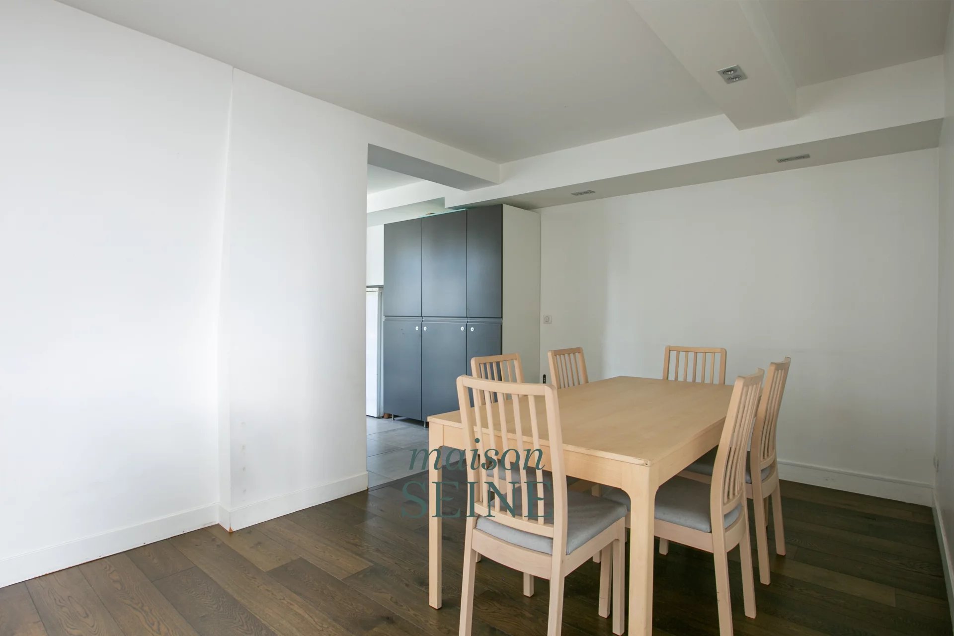Exclusivité - Neuilly Full Pasteur - Ecole Bleue - Appartement étage élevé dans immeuble de grand standing - 2 chambres