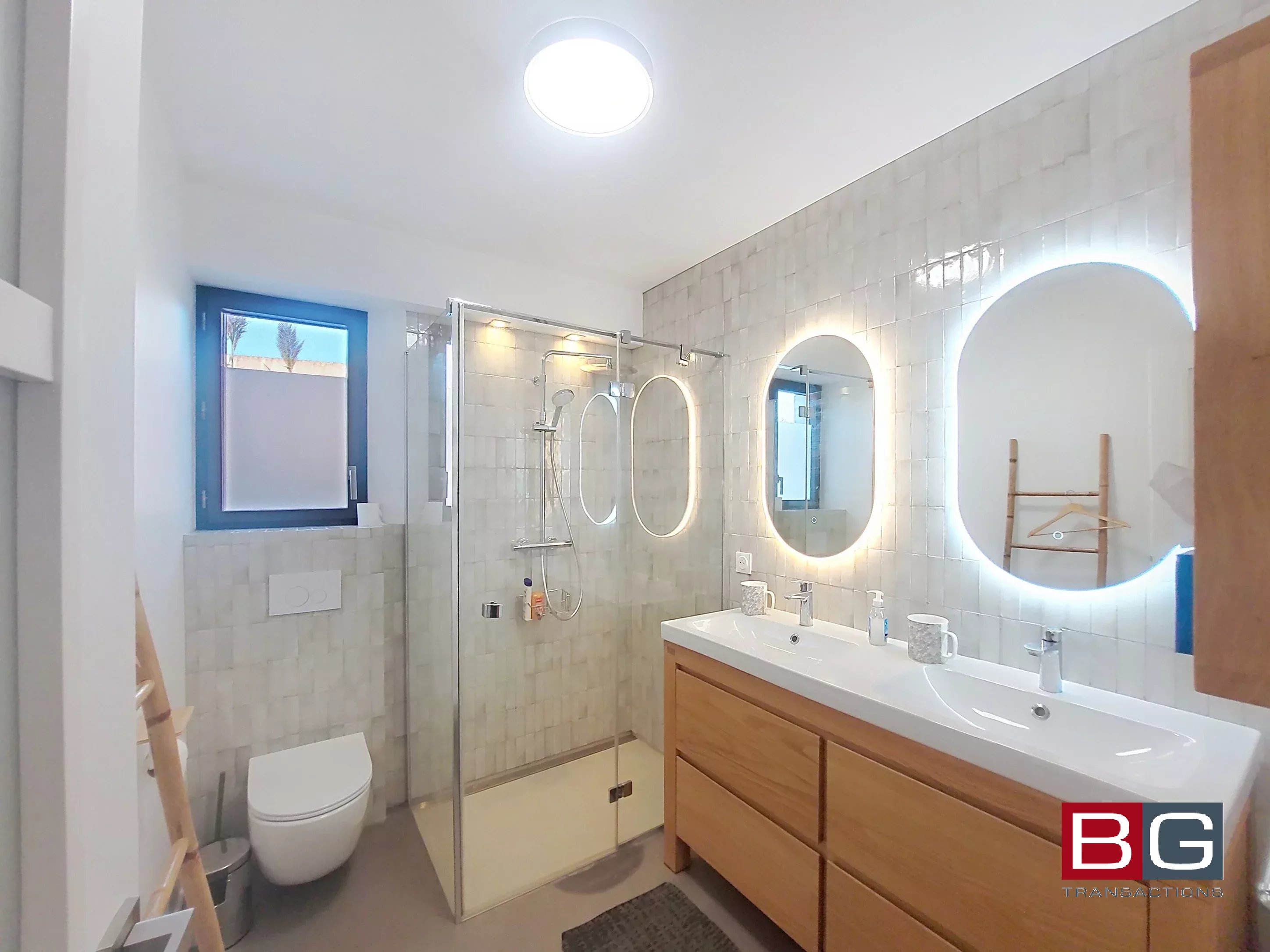Vallauris "proche centre" Villa de style contemporain