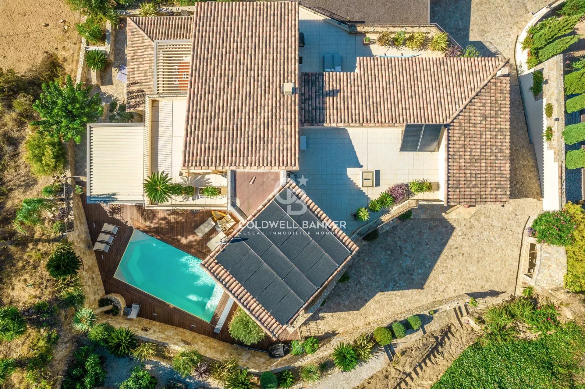 L'Île-Rousse – Exceptional villa facing the Pietra islands