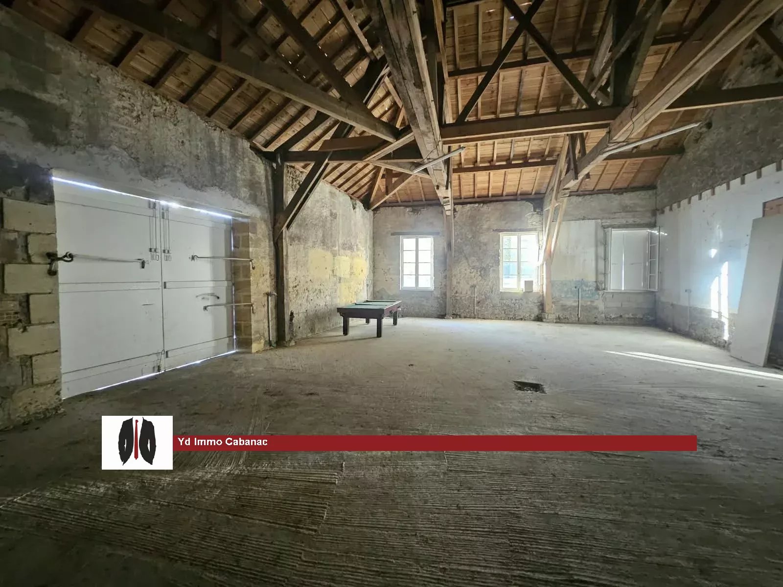 À LOUER – Propriété de caractère en pierre avec maison principale, maison de gardien et vaste terrain