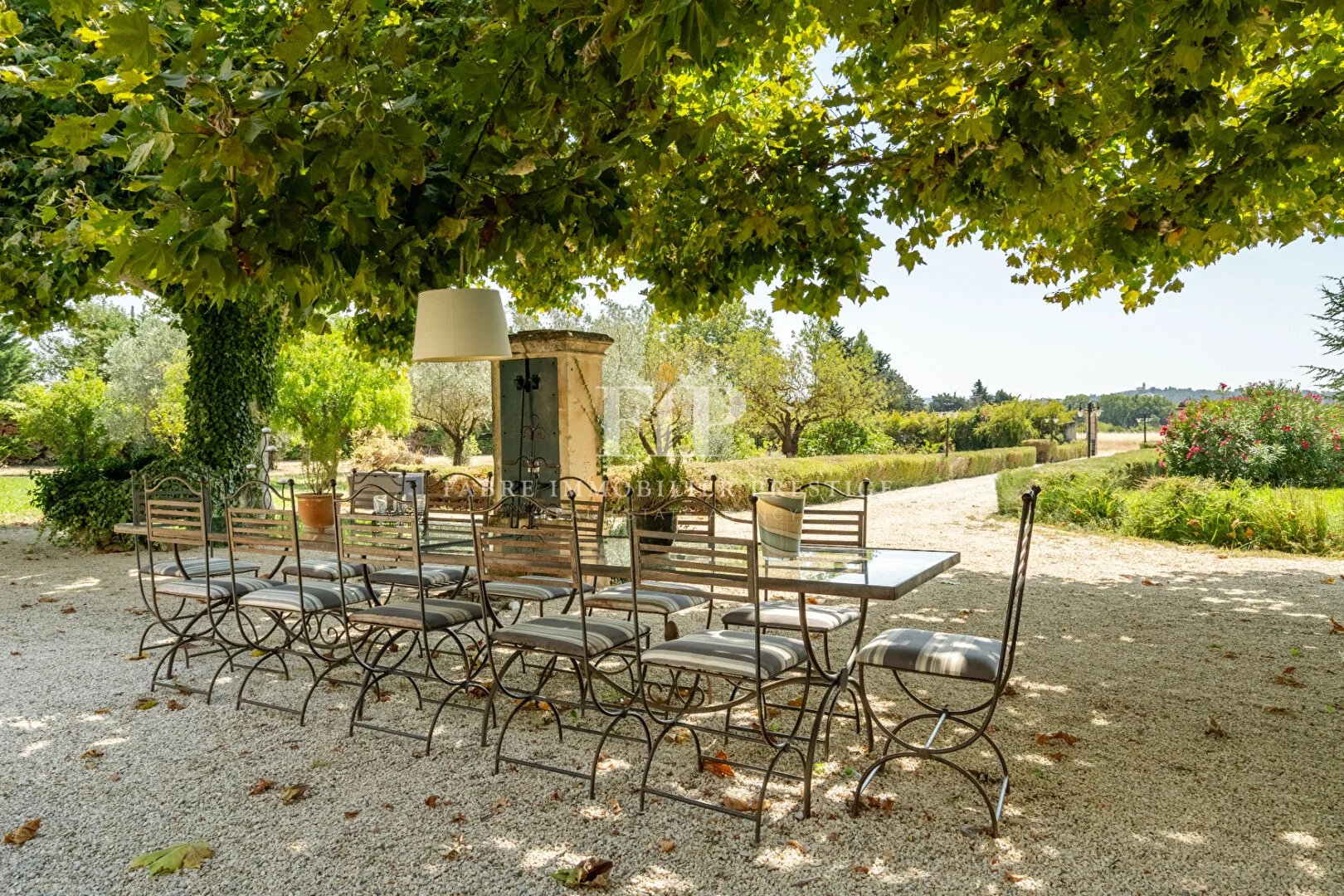 Mas/Magnanerie du XVIIIème siècle au coeur du Luberon - 490m2- Vues panoramiques proche Aix-en-Provence-Lourmarin et Avignon