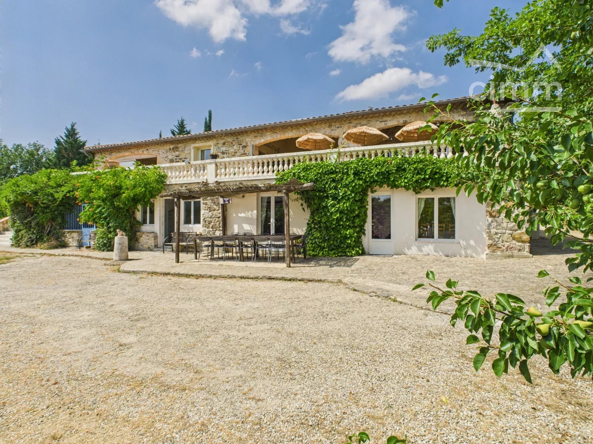 Mas / Chambres d'hôtes de 500 m² habitable.
