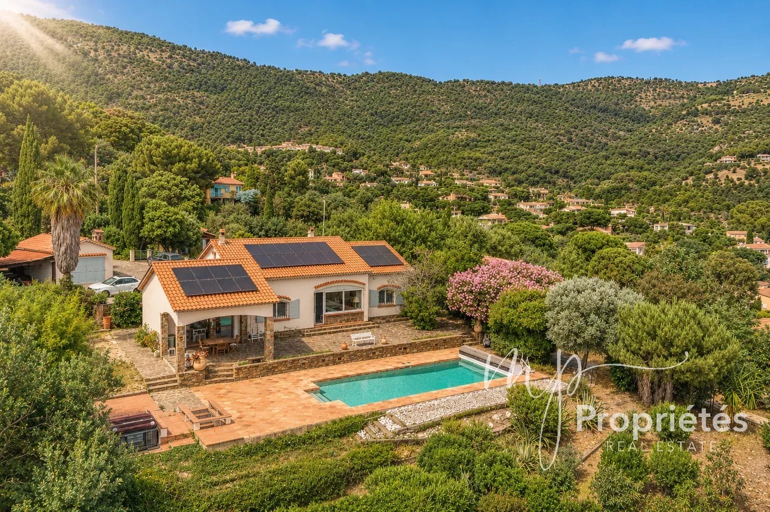 A VENDRE VILLA Rayol Canadel VUE MER PANORAMIQUE ET ACCÈS PLAGE À PIED
