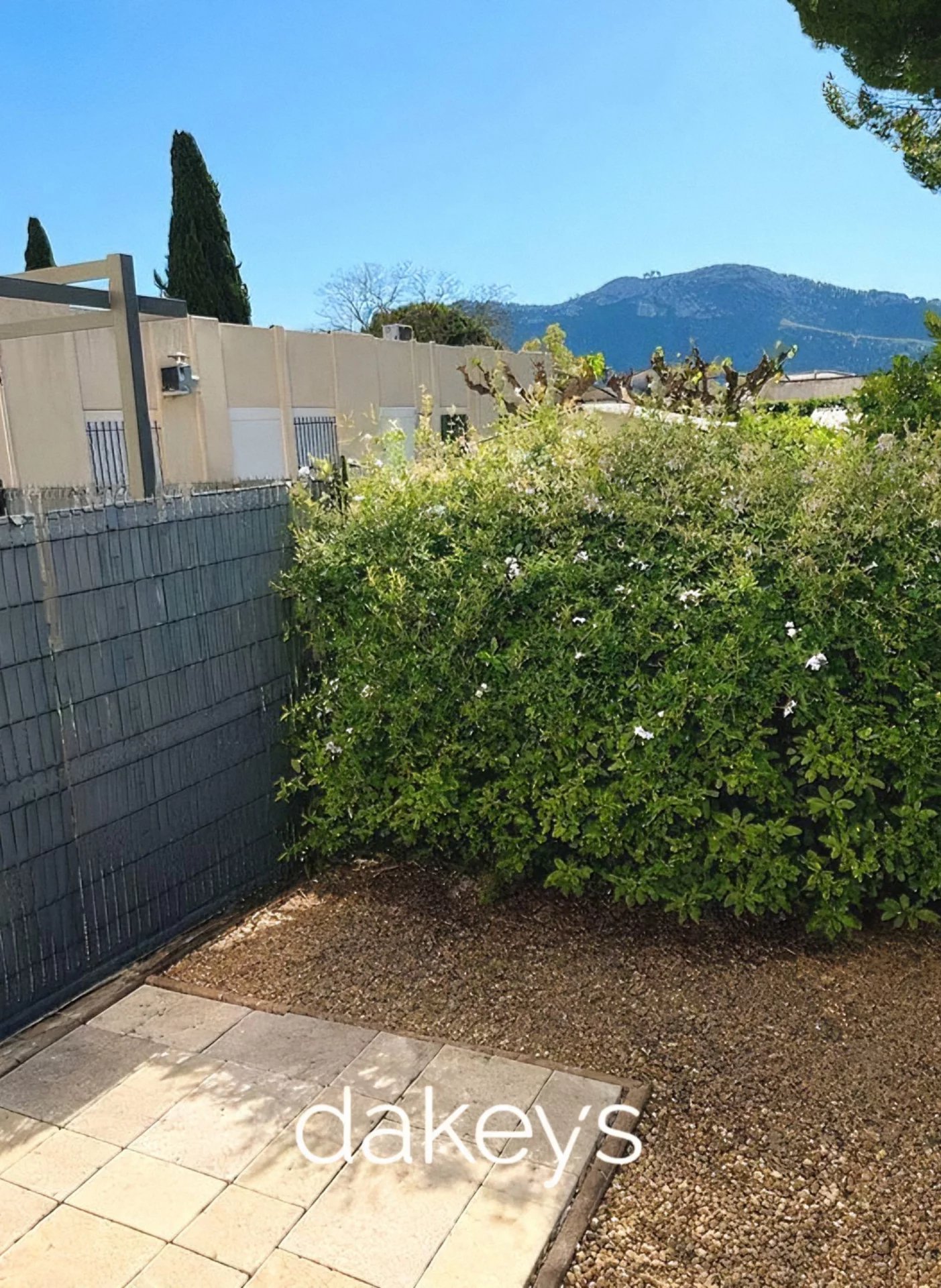 STUDIO AVEC JARDIN ET PARKING – LE PLAN DU CASTELLET