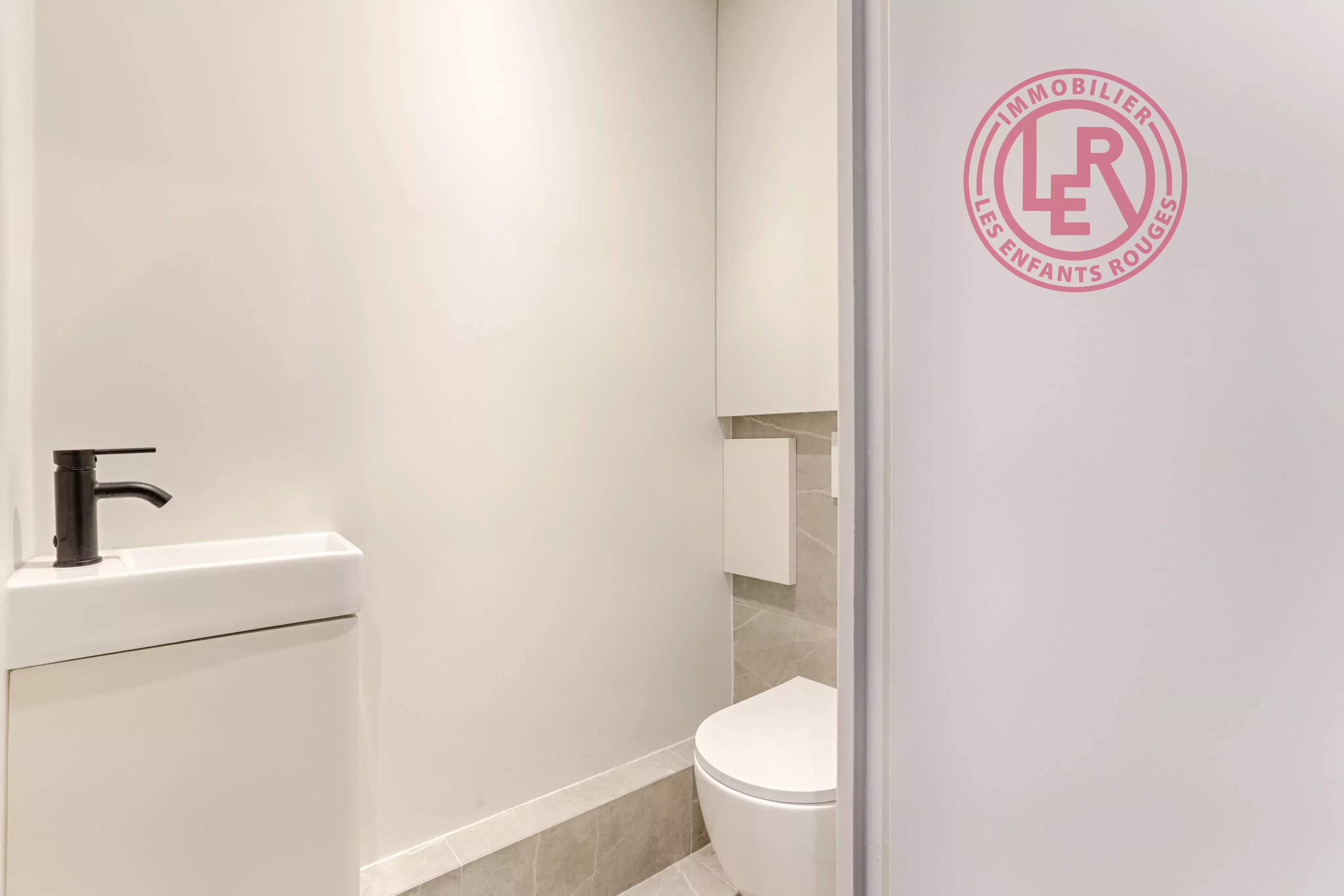 Paris 3rd - Enfants Rouges District - Exceptional Quiet Apartment, Fully Renovated