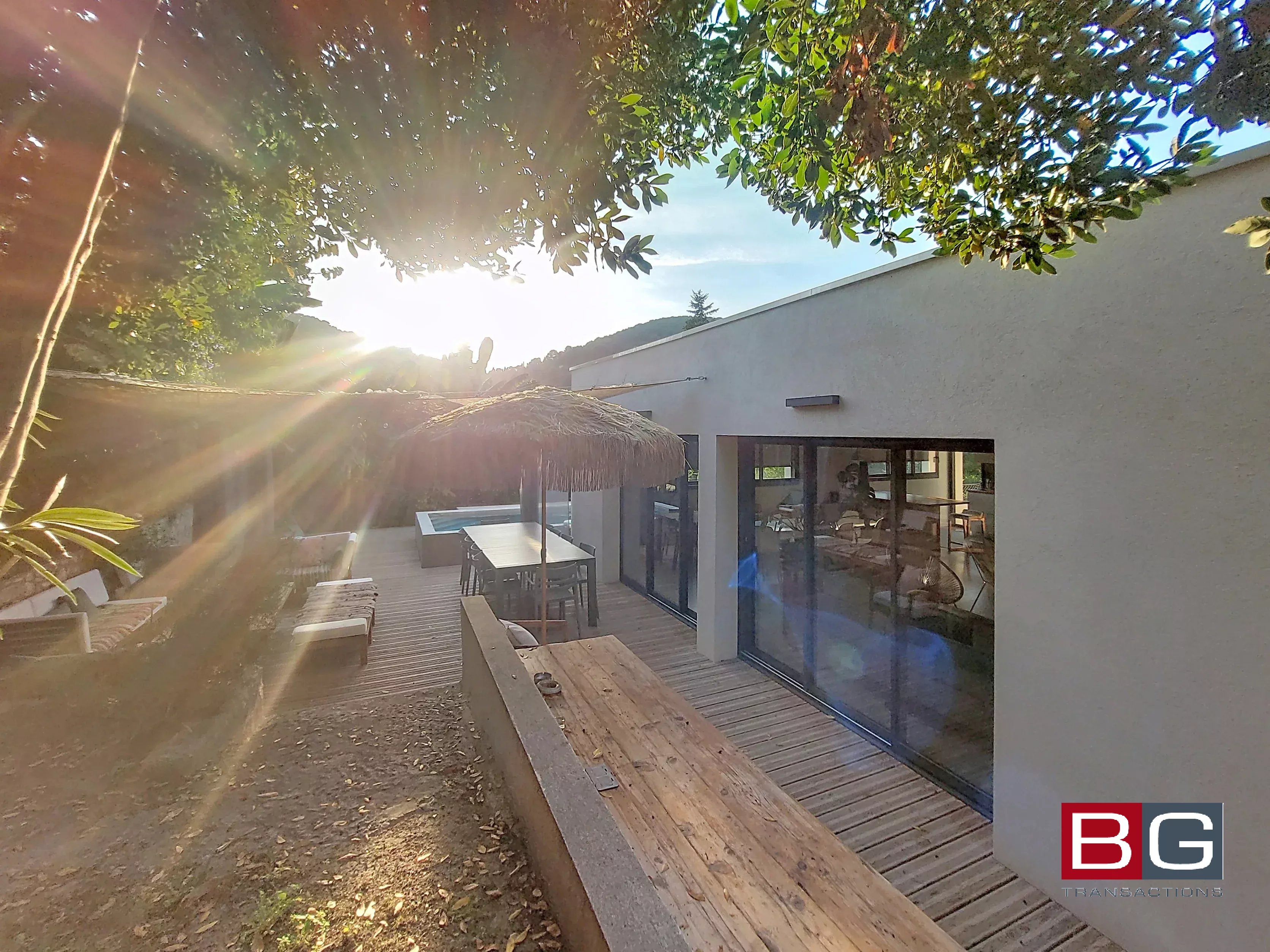 Vallauris "proche centre" Villa de style contemporain