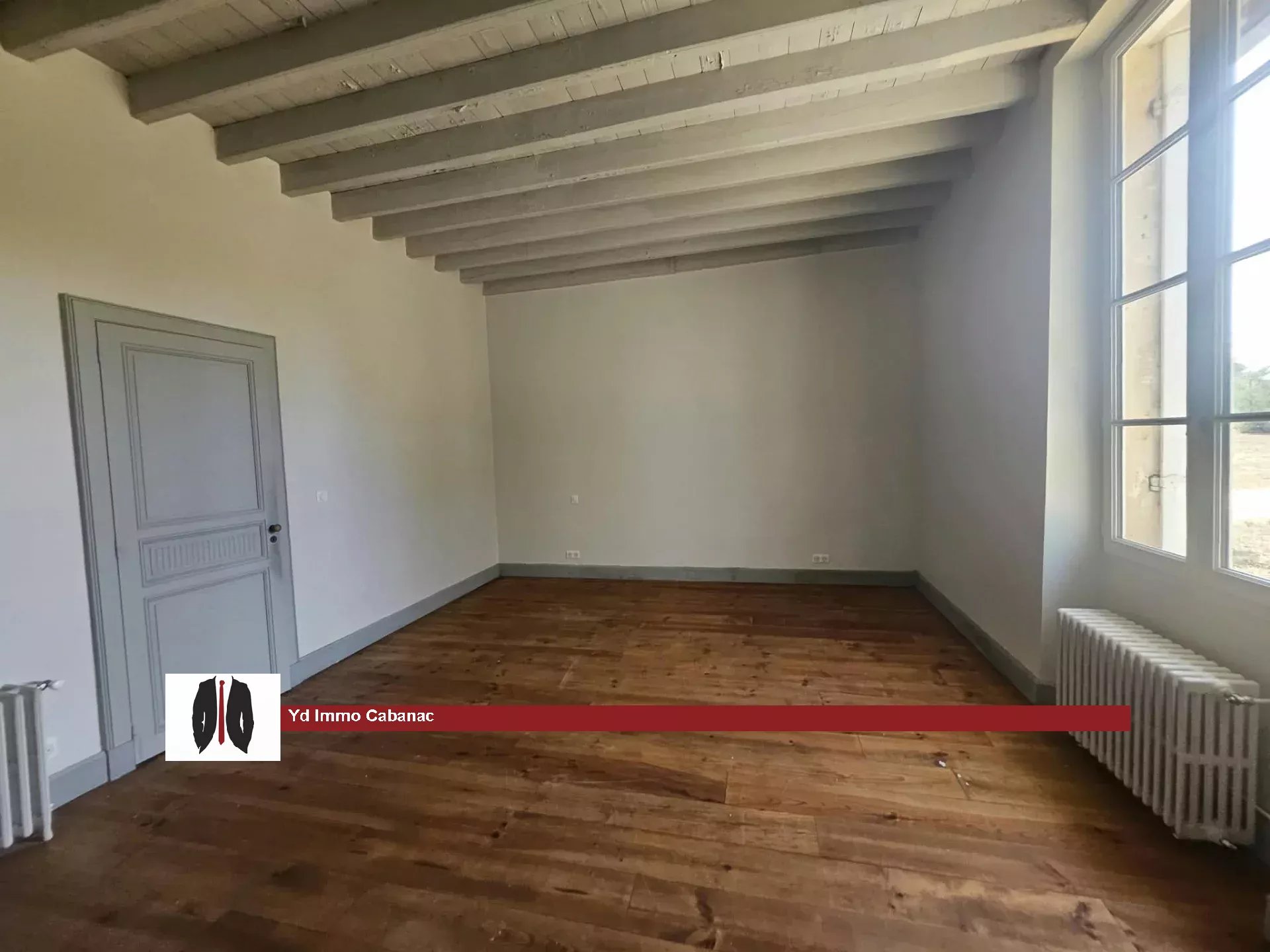 À LOUER – Propriété de caractère en pierre avec maison principale, maison de gardien et vaste terrain