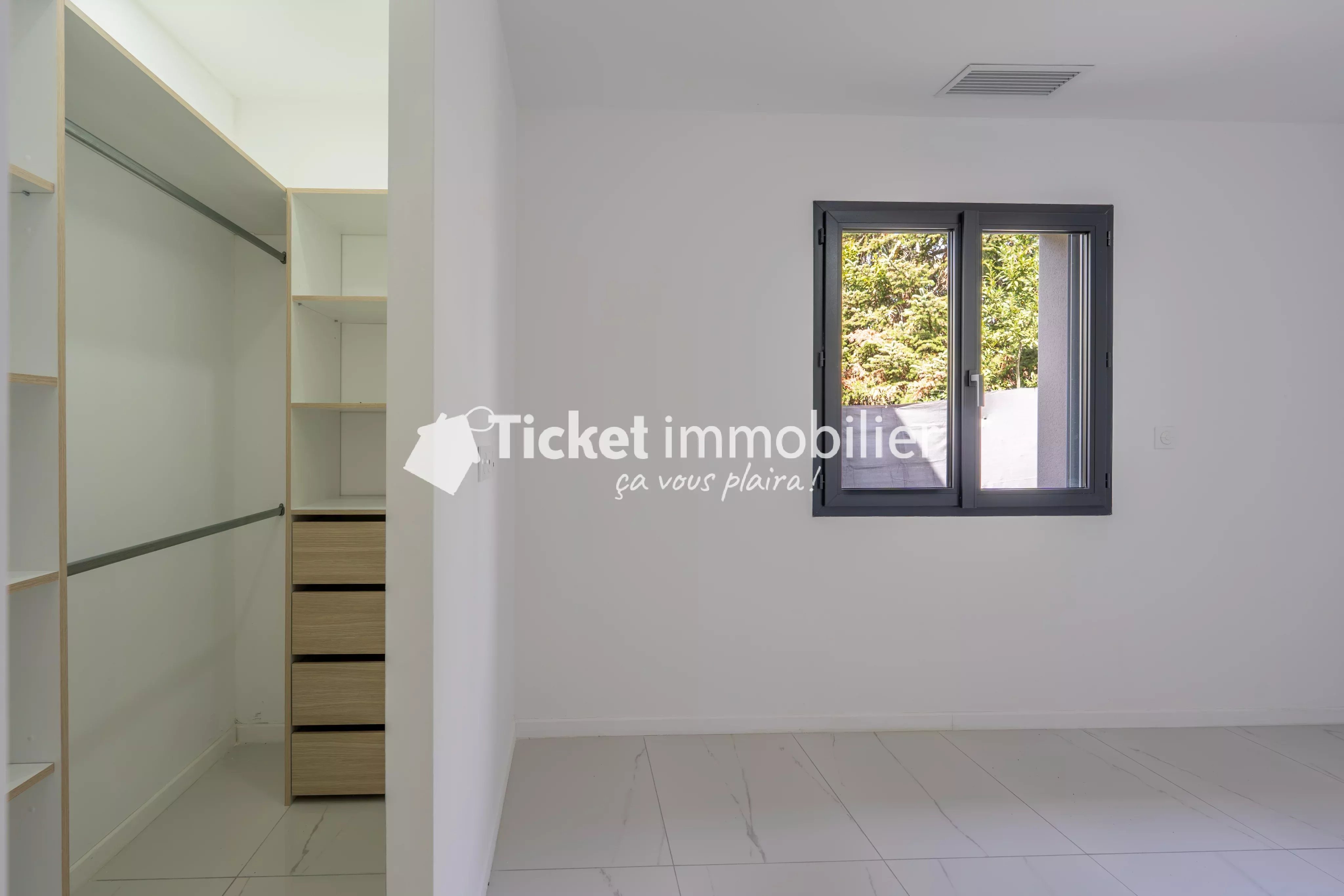 🏡 Maison contemporaine d'exception avec piscine