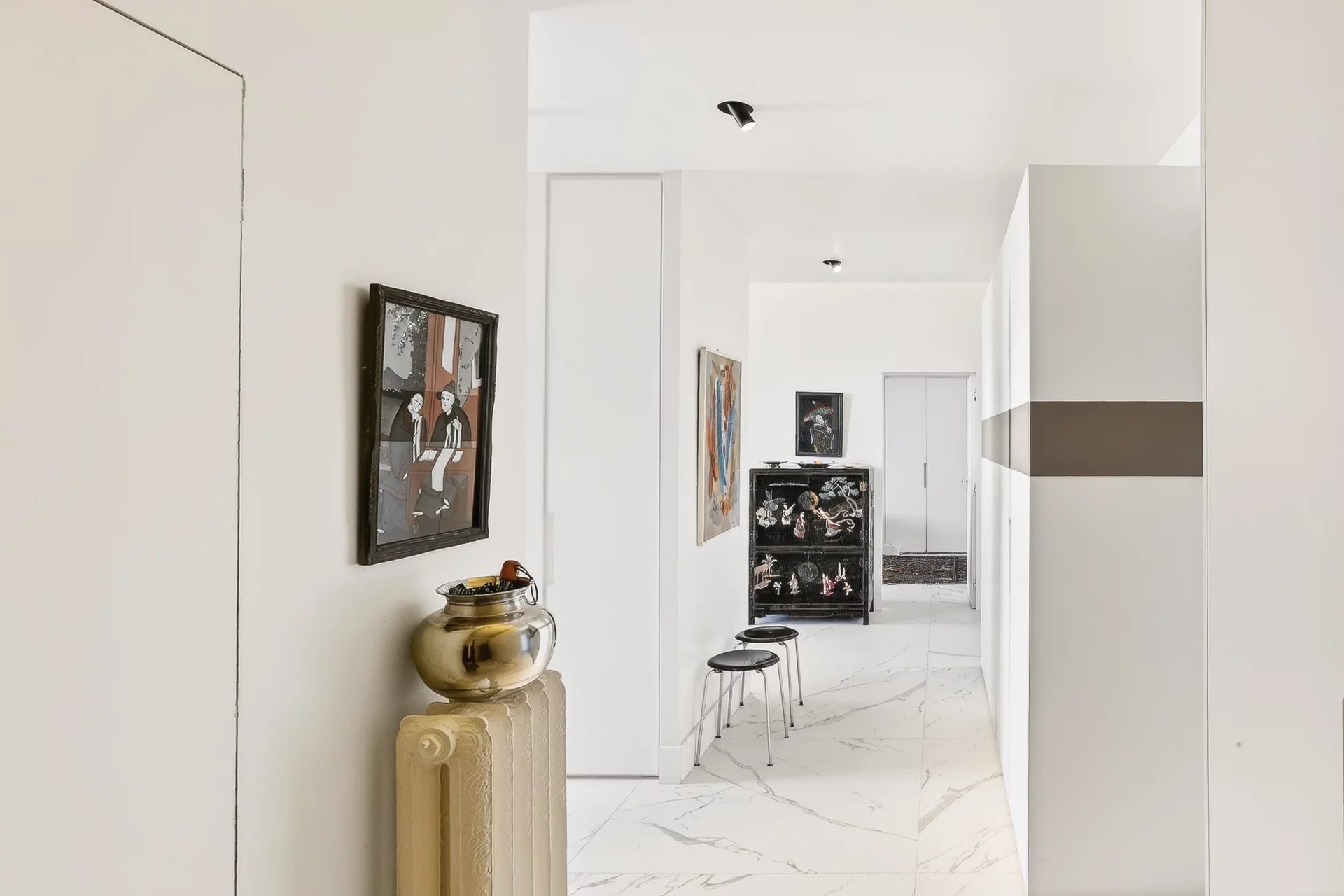Dernier étage – Appartement de luxe rénové avec vue mer panoramique