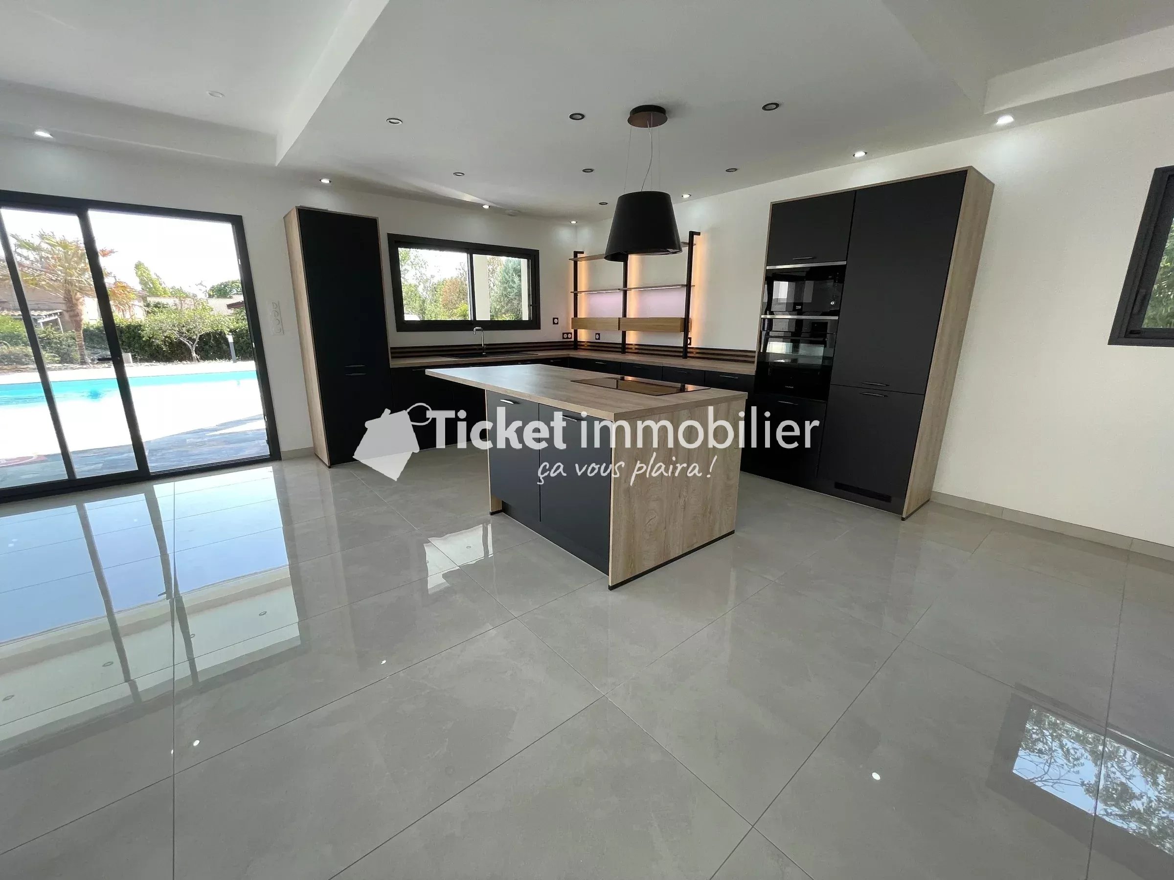 🏡 Maison contemporaine d'exception avec piscine