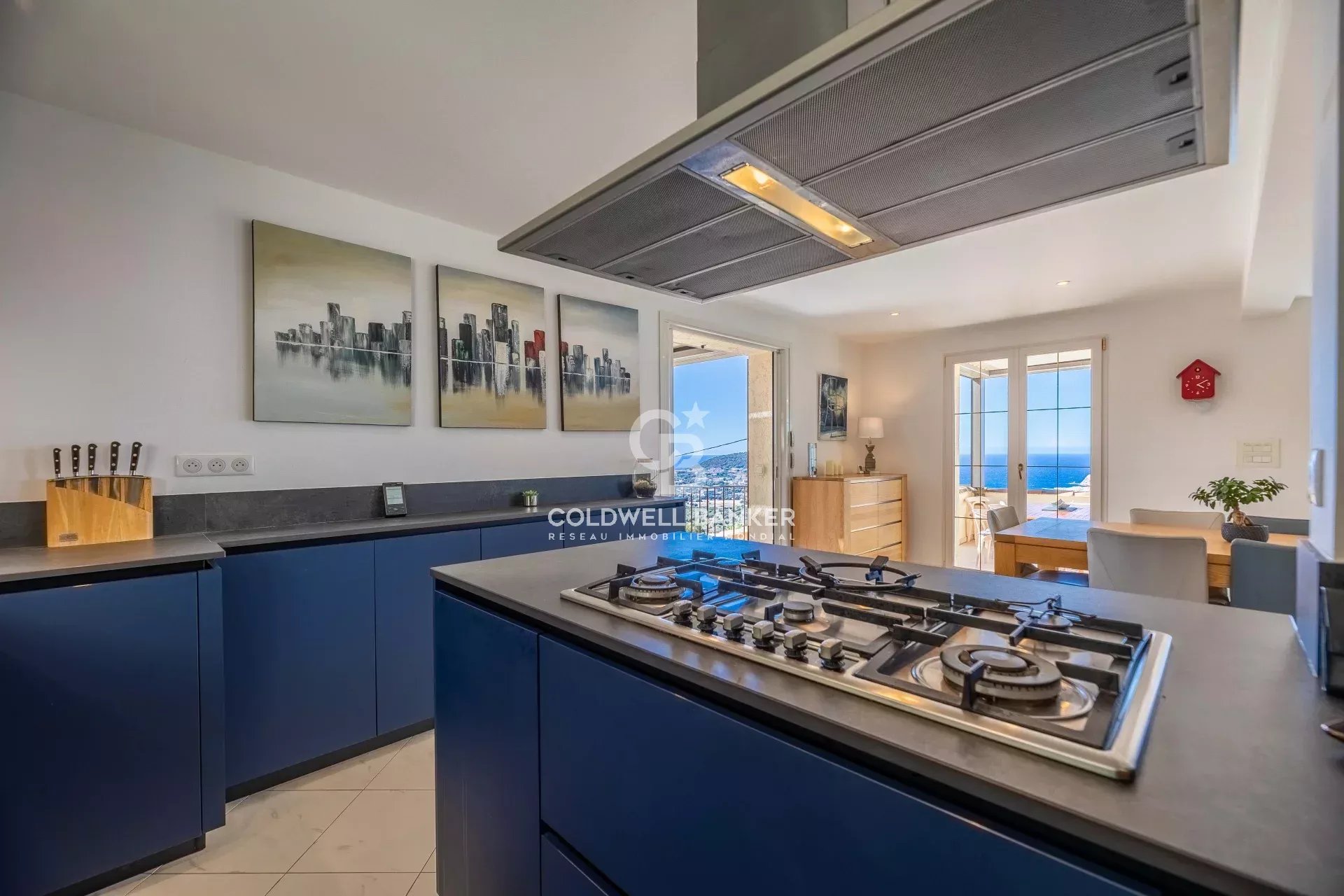 L'Île-Rousse – Exceptional villa facing the Pietra islands