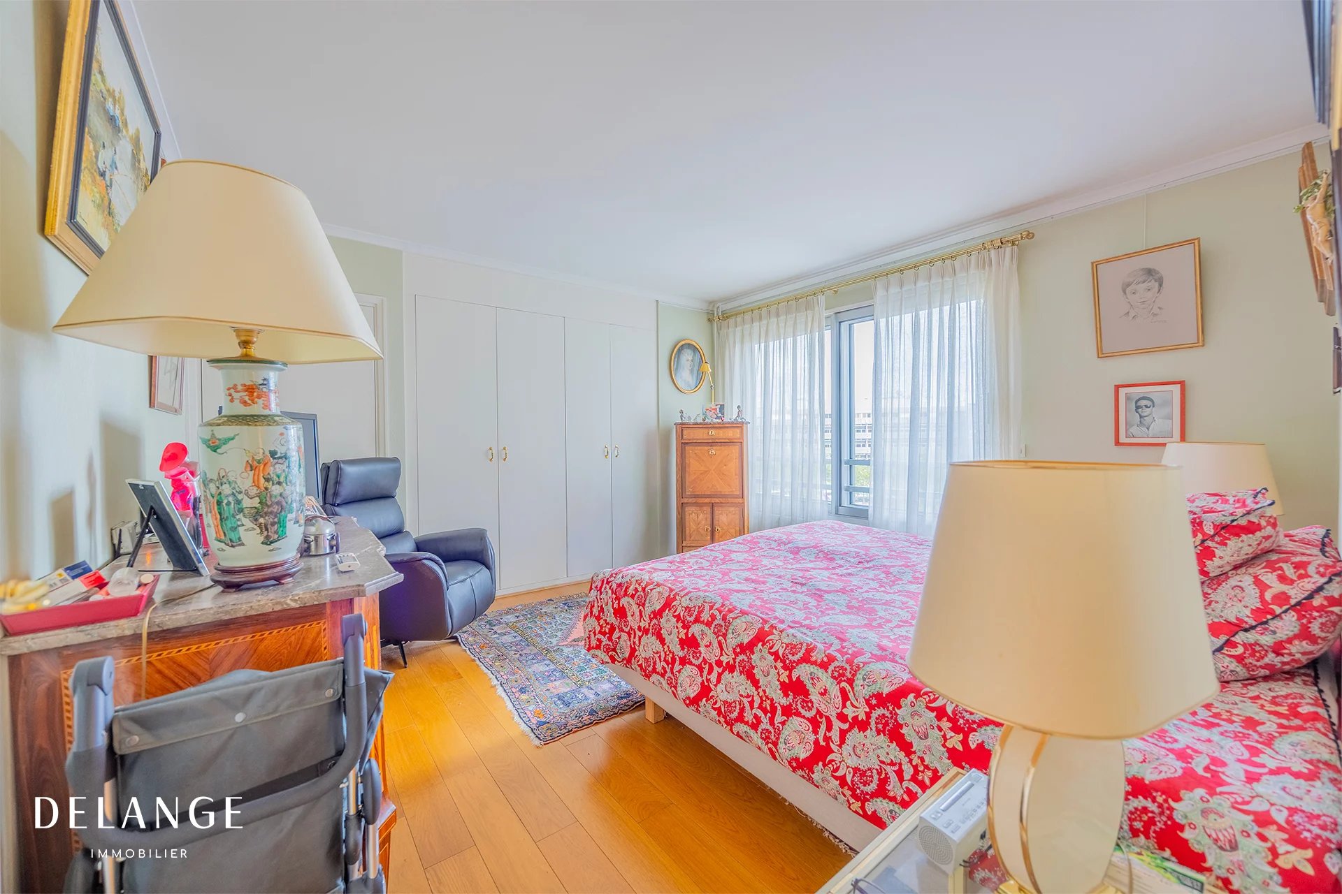 PARIS 17 - TERNES - 3 ROOMS 74M² - SECURE SERVICE RESIDENCE