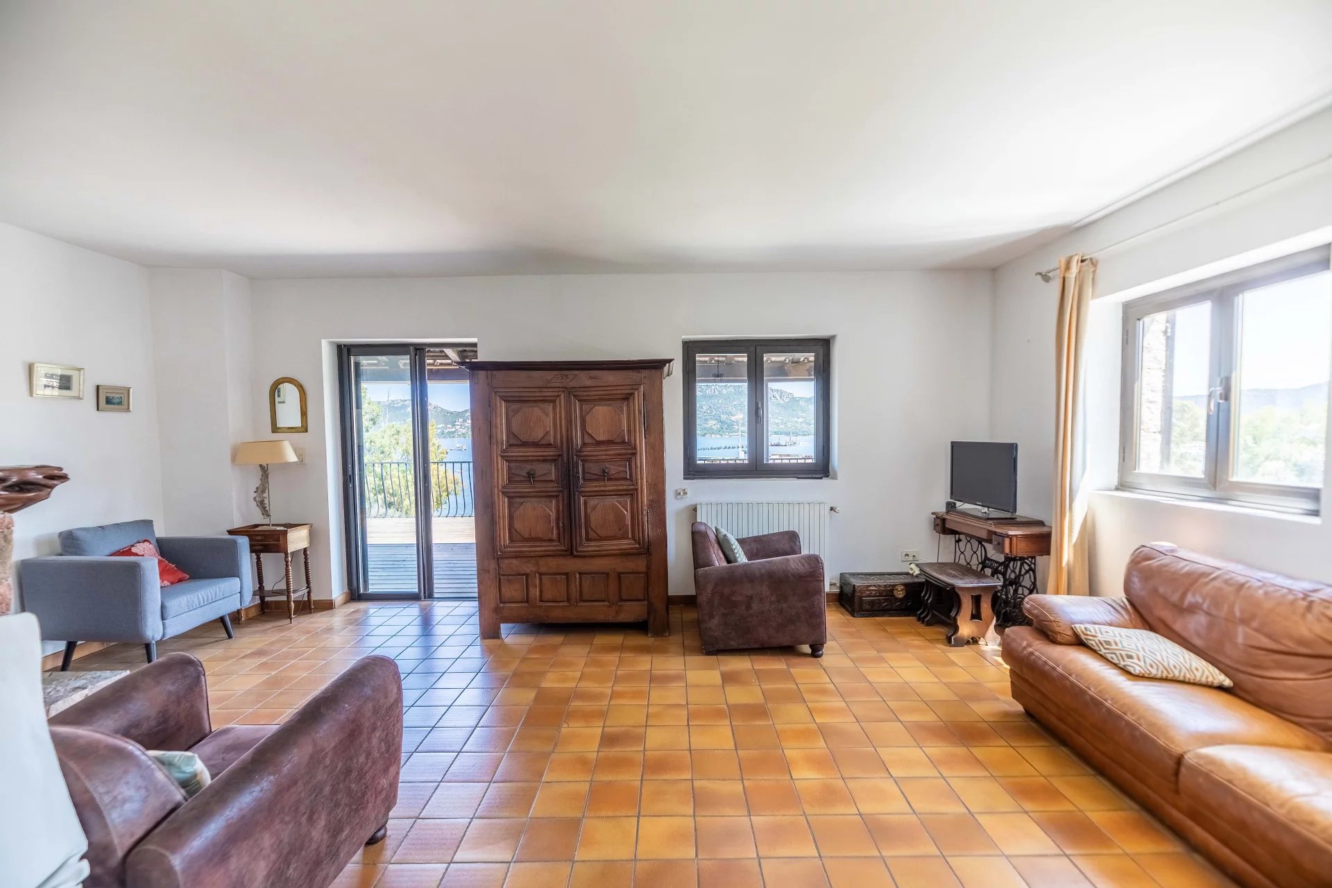 VILLA A SCOPERTA