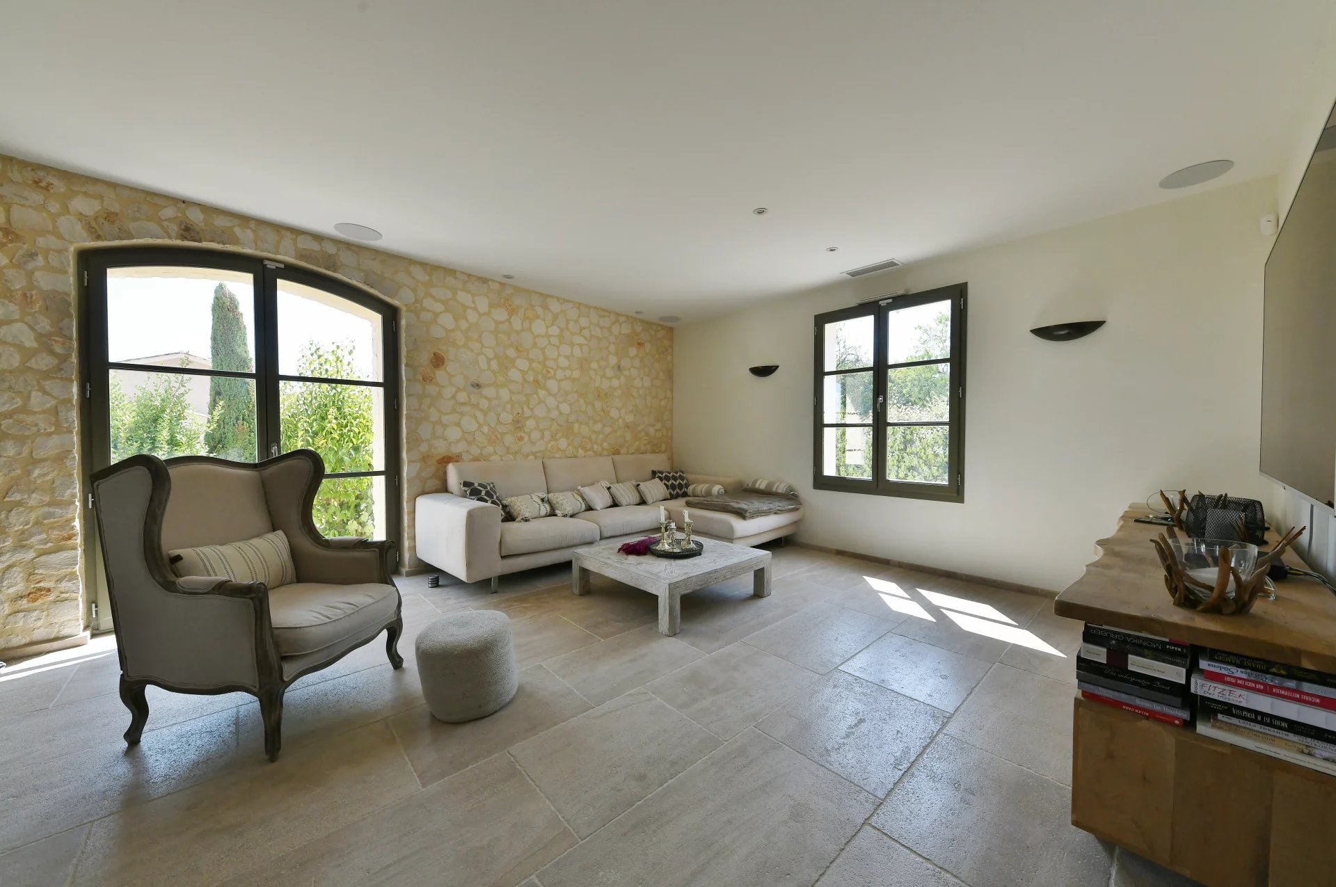 Bastide contemporaine de 160 m² avec couloir de nage